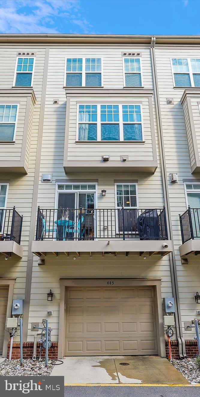 CRESCENT PLACE - Residential