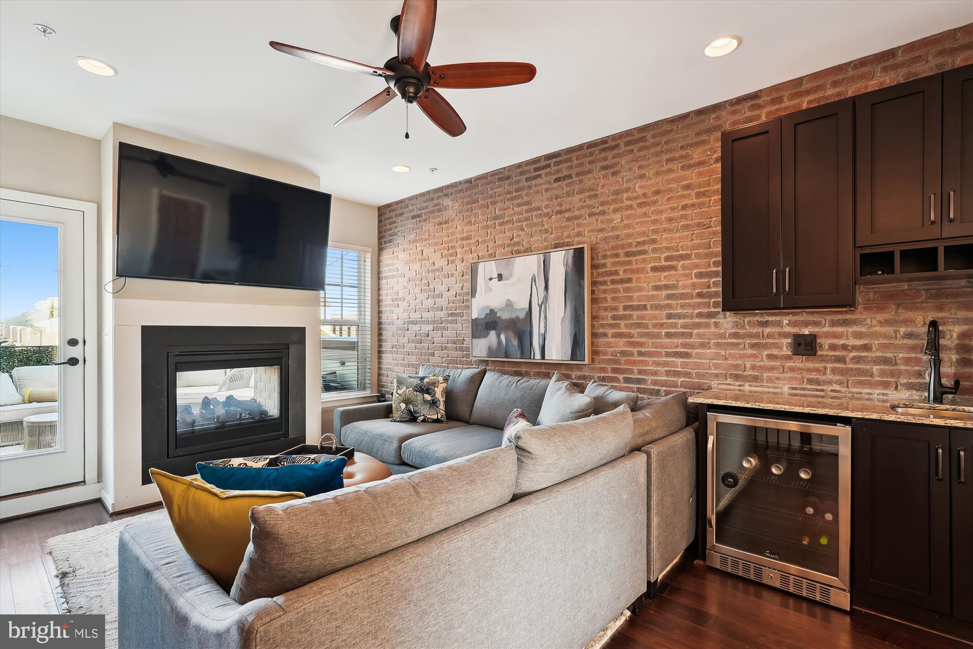 CRESCENT PLACE - Residential