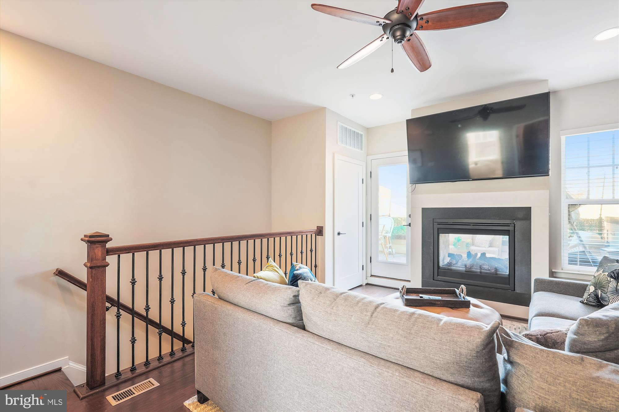 CRESCENT PLACE - Residential