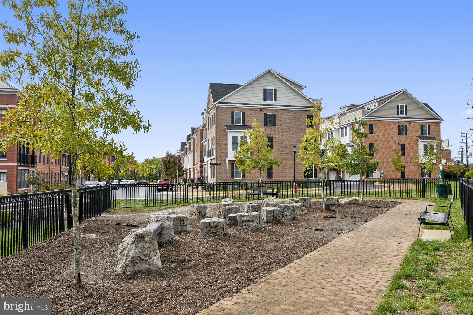 CRESCENT PLACE - Residential