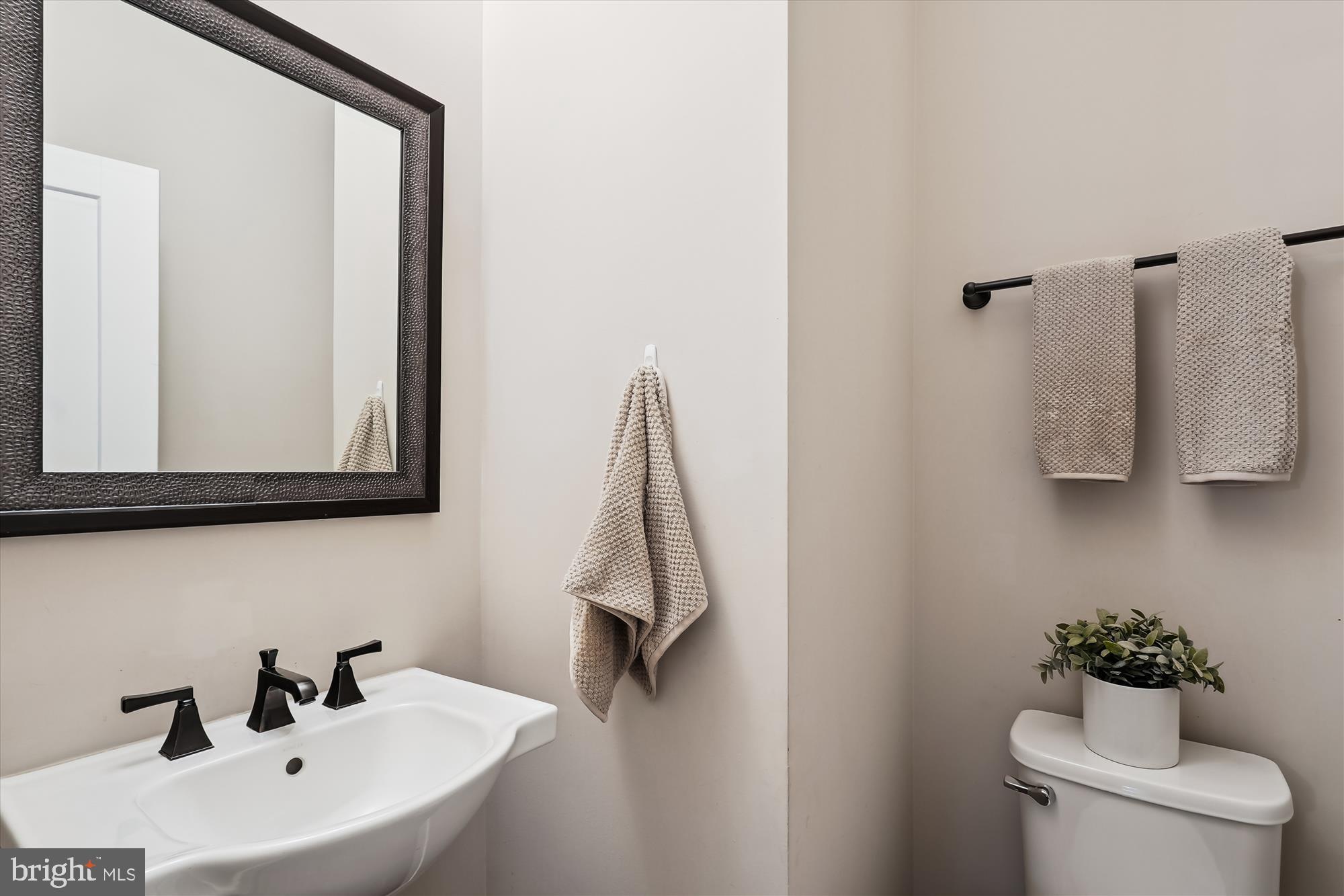 CRESCENT PLACE - Residential