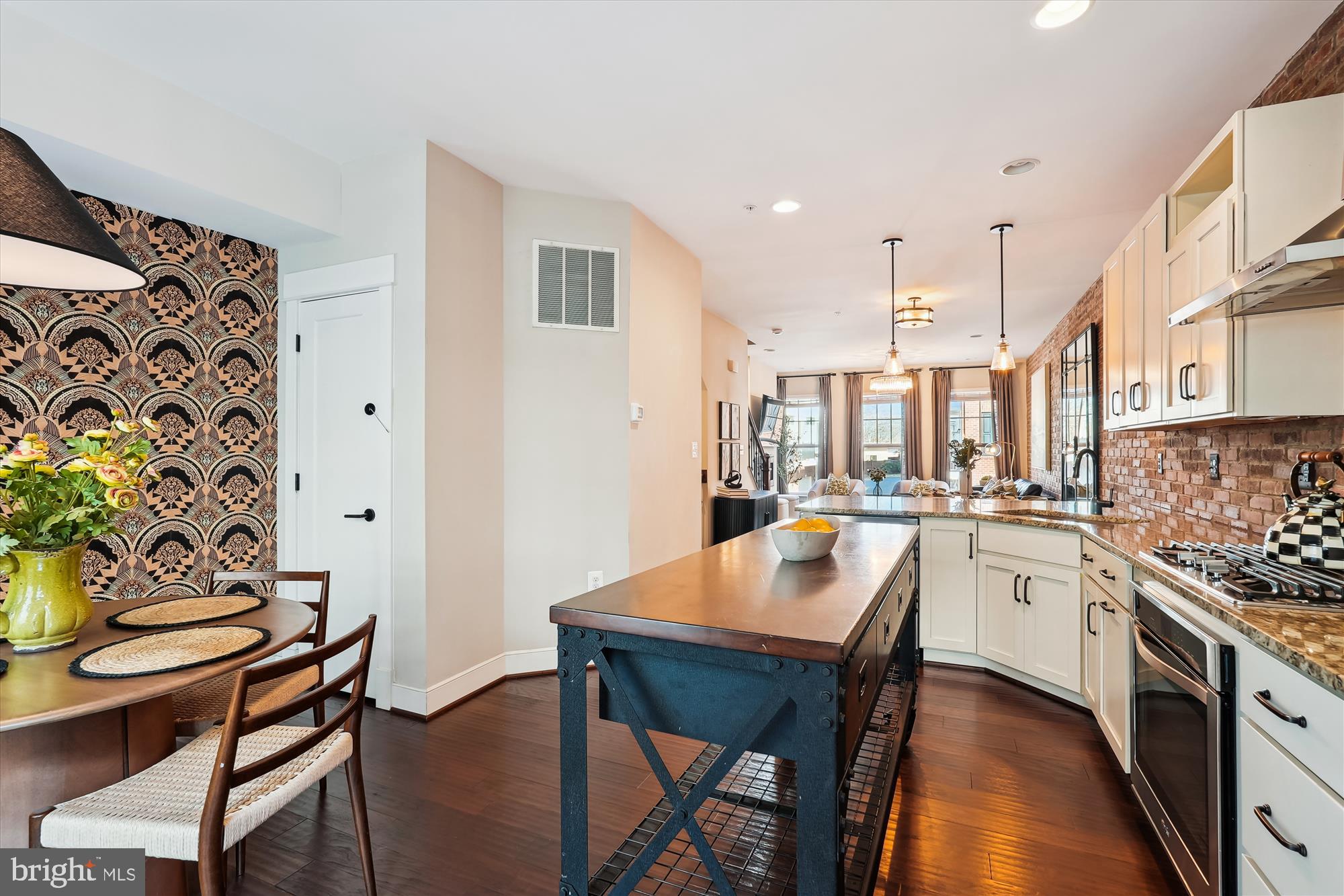 CRESCENT PLACE - Residential