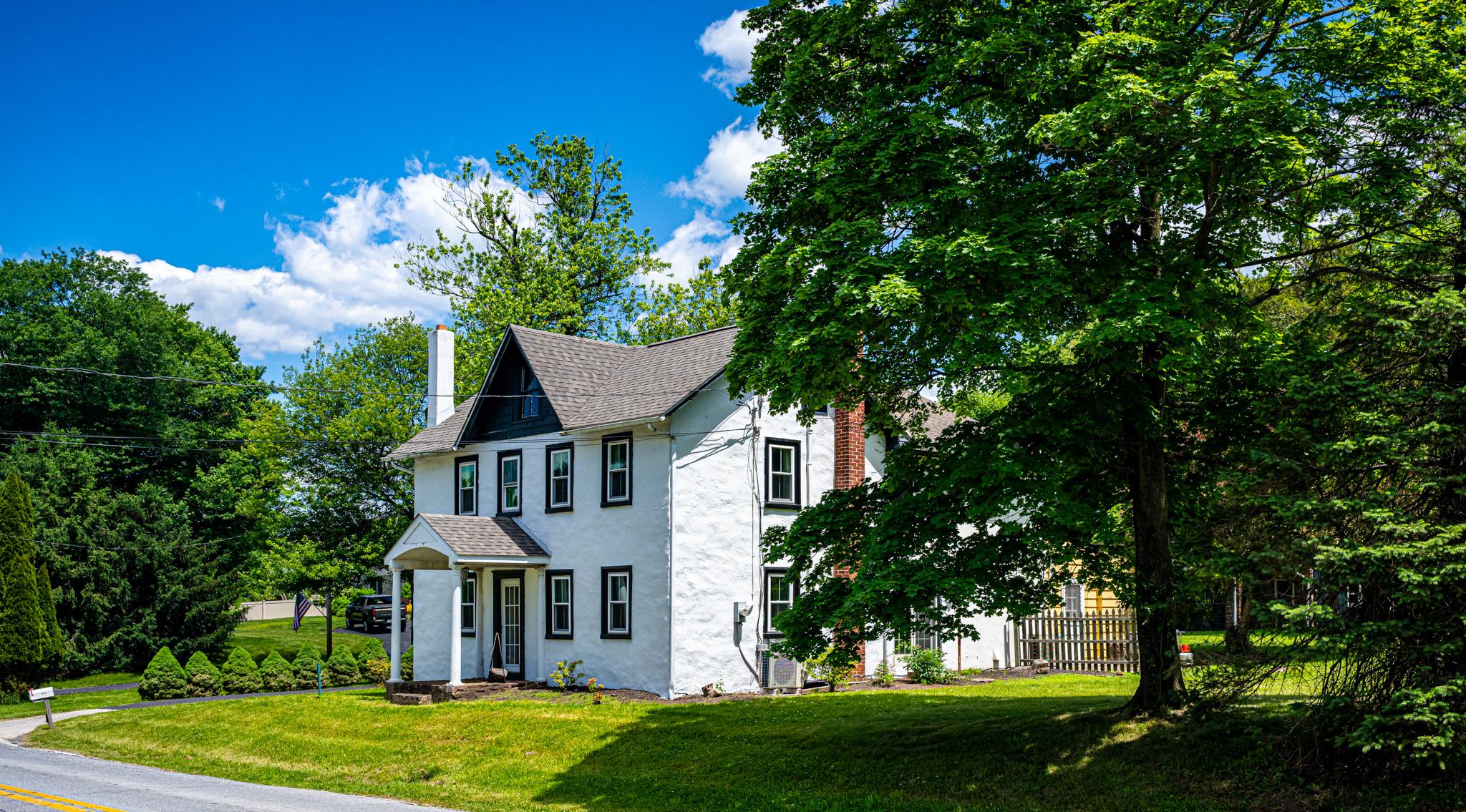 1046 S TRAPPE