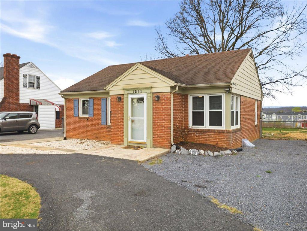 Photo of 1241 S Main Street, CHAMBERSBURG, PA 17201 (MLS # PAFL2033598)