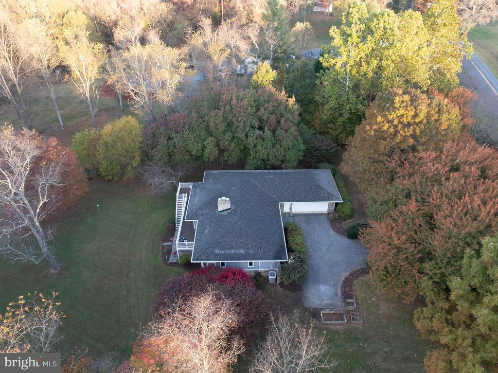 Photo of 10100 Watkins Road, GAITHERSBURG, MD 20882 (MLS # MDMC2204576)