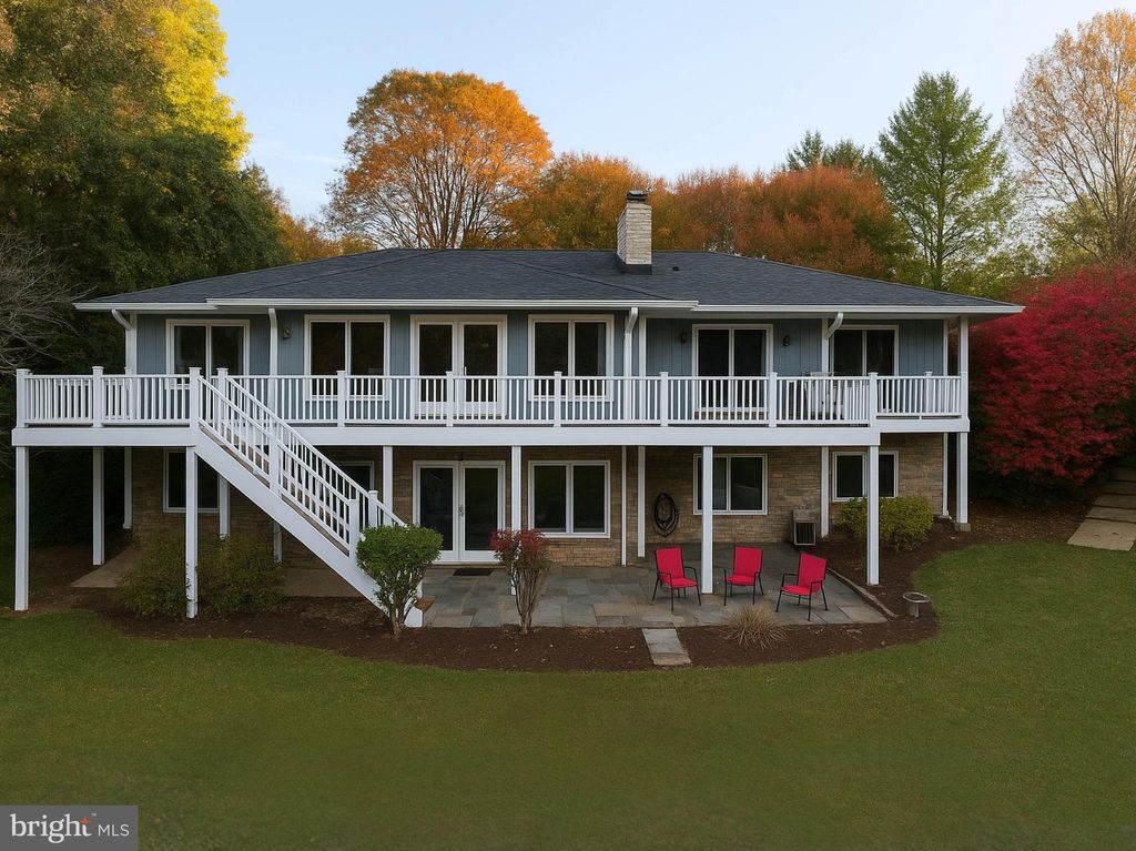 Photo of 10100 Watkins Road, GAITHERSBURG, MD 20882 (MLS # MDMC2204576)