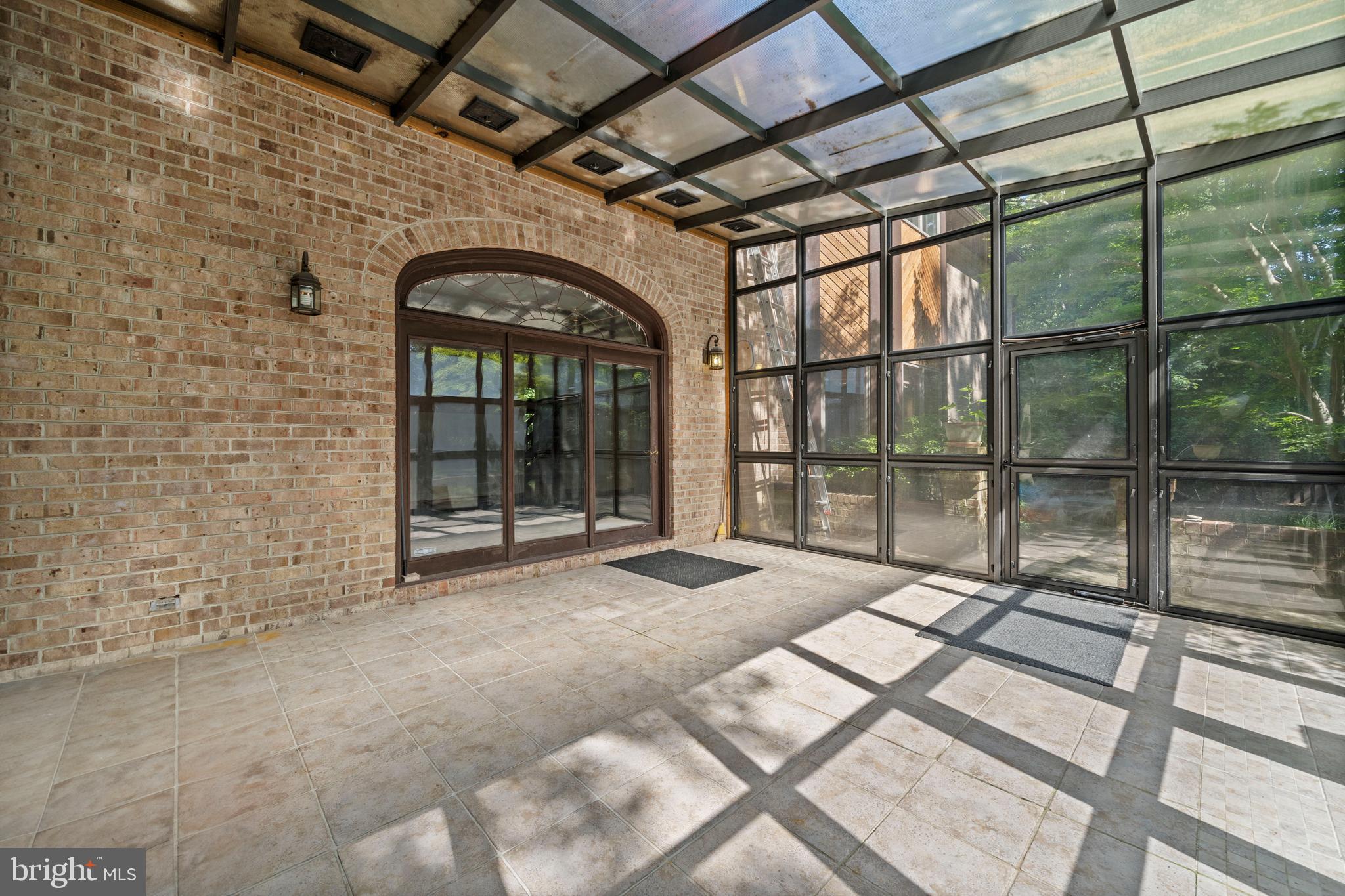 KERRICK MANOR - Residential