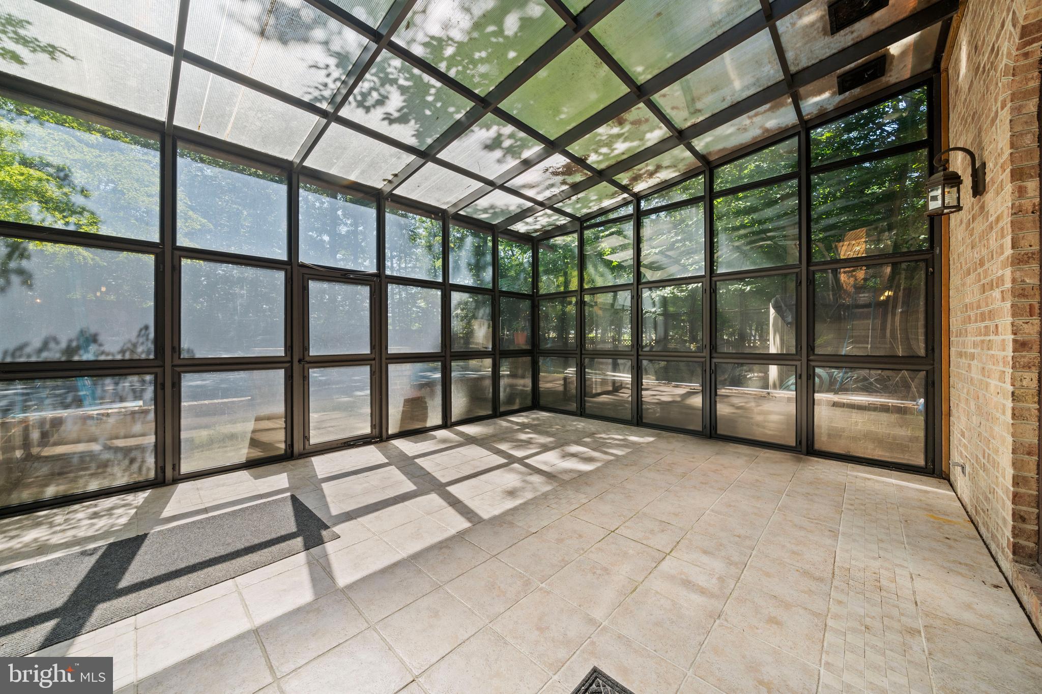 KERRICK MANOR - Residential