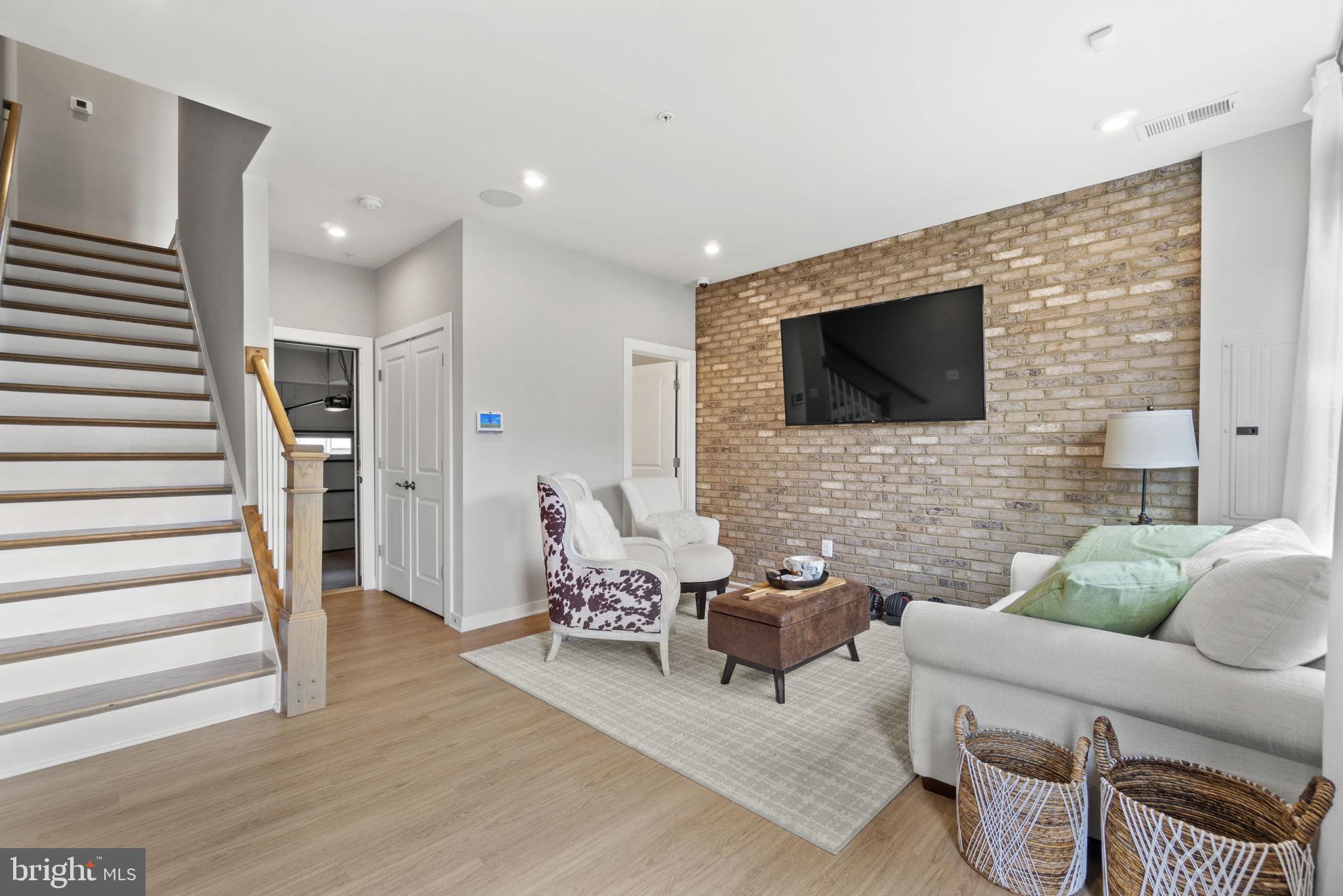 WEST HYATTSVILLE - Residential Lease