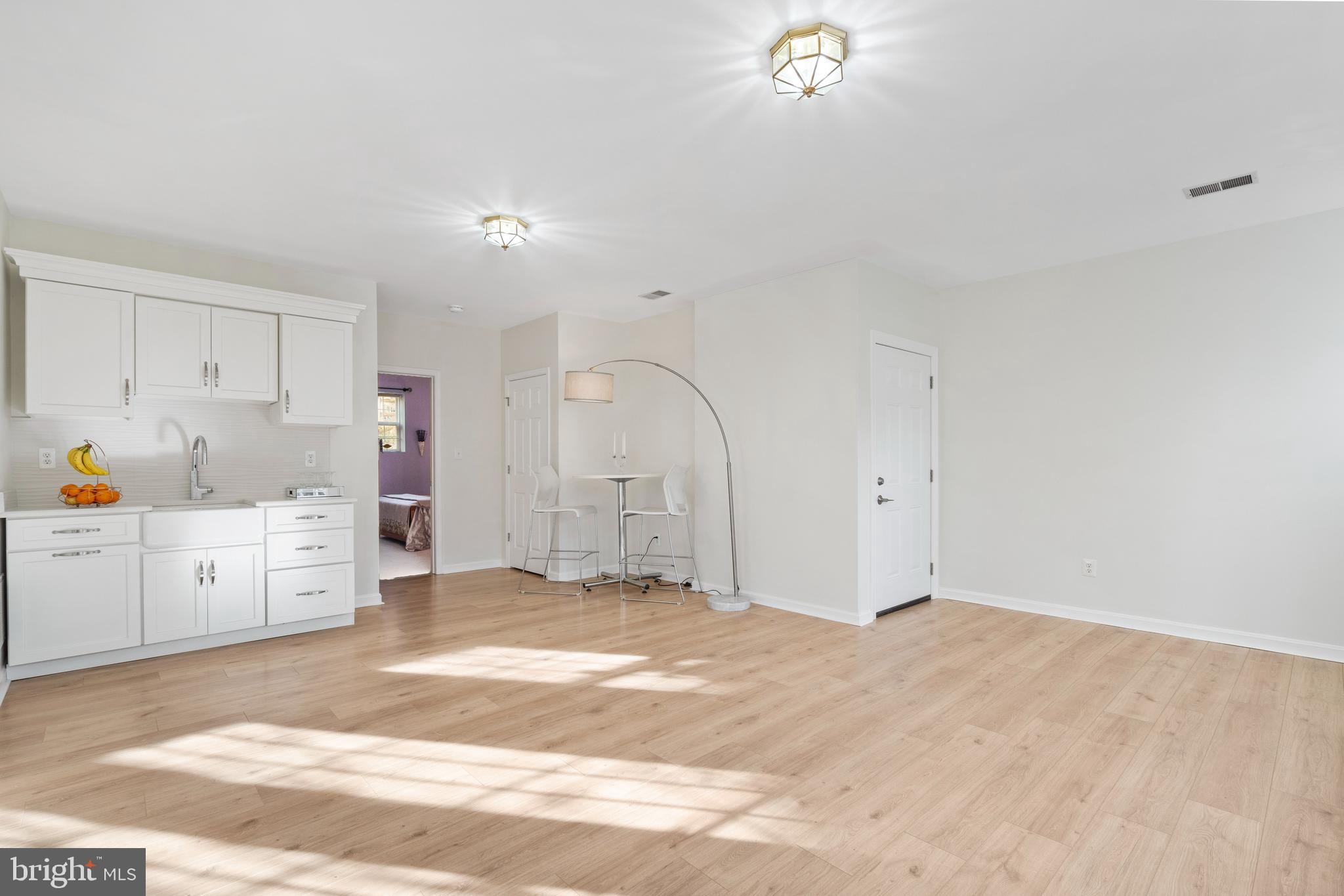 CASCADES/LOWES - Residential Lease