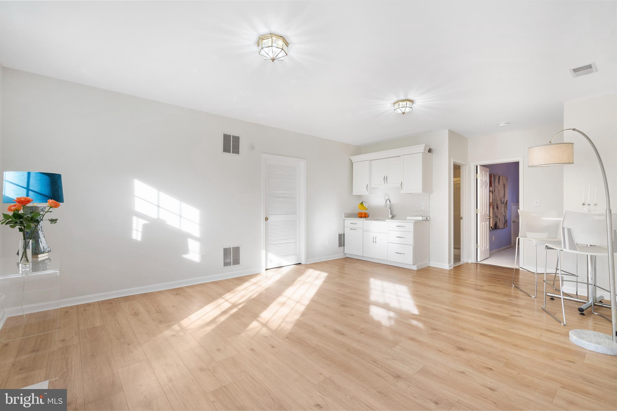 CASCADES/LOWES - Residential Lease