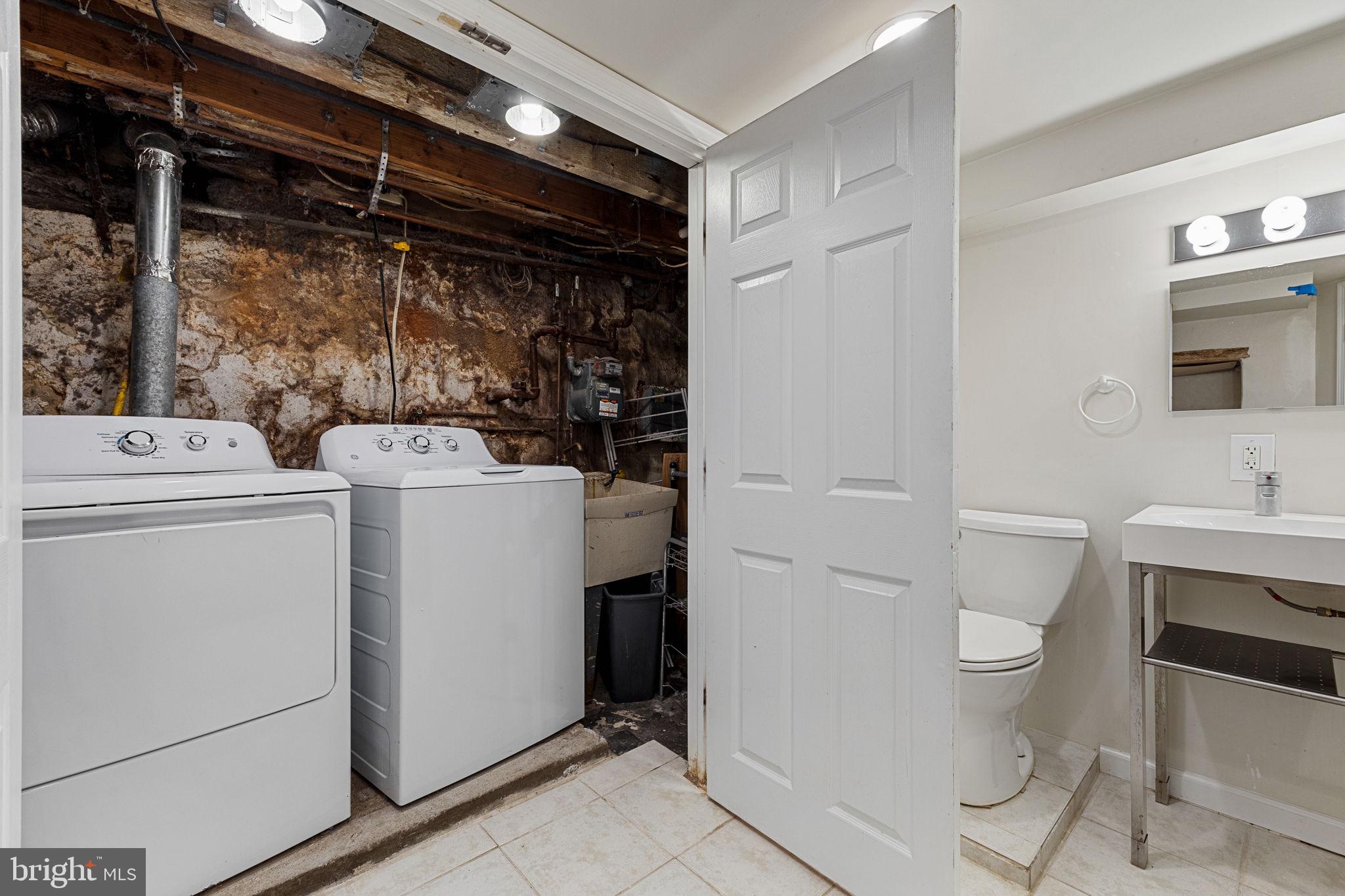 FITLER SQUARE - Residential Lease