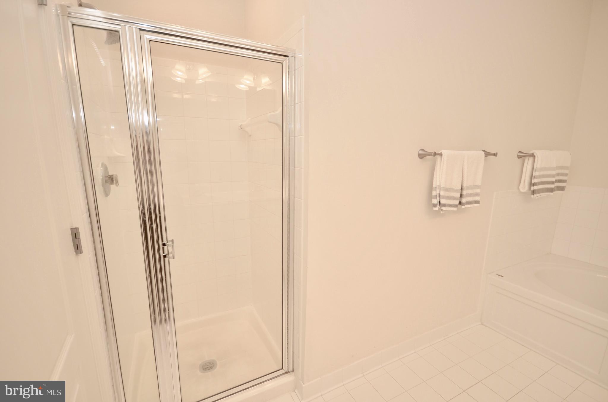 FORTNIGHTLY SQUARE - Residential Lease