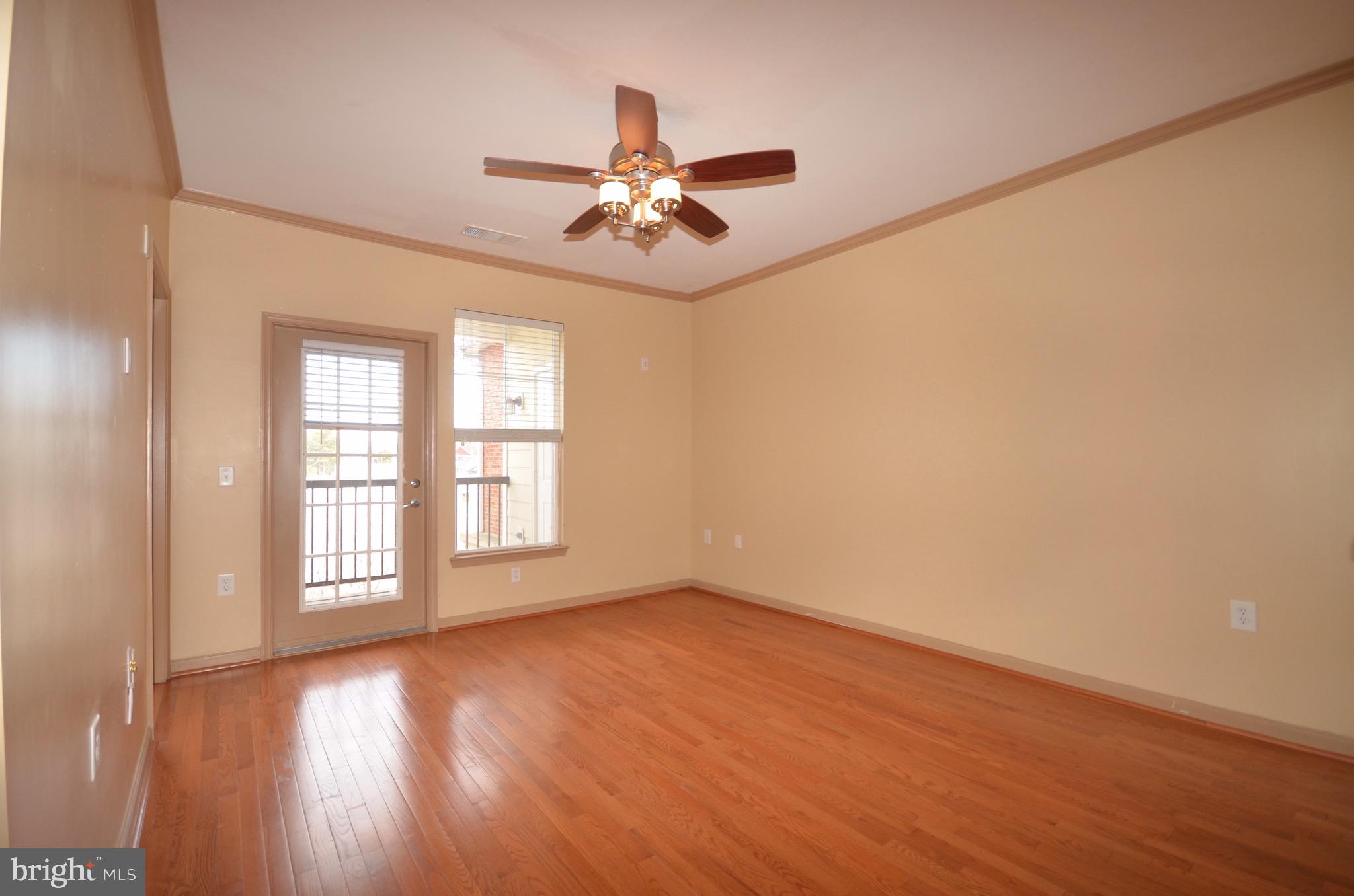 FORTNIGHTLY SQUARE - Residential Lease