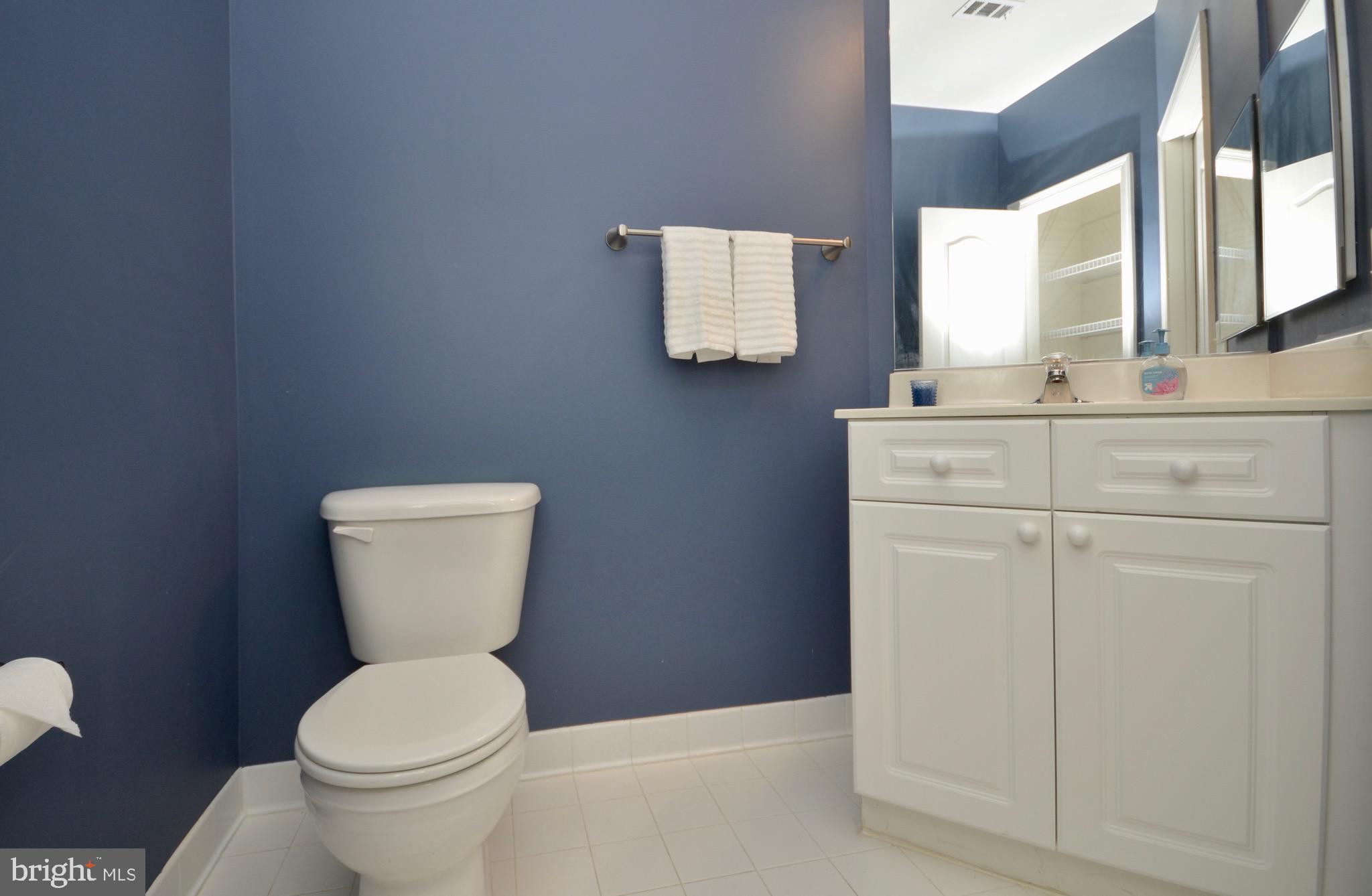 FORTNIGHTLY SQUARE - Residential Lease