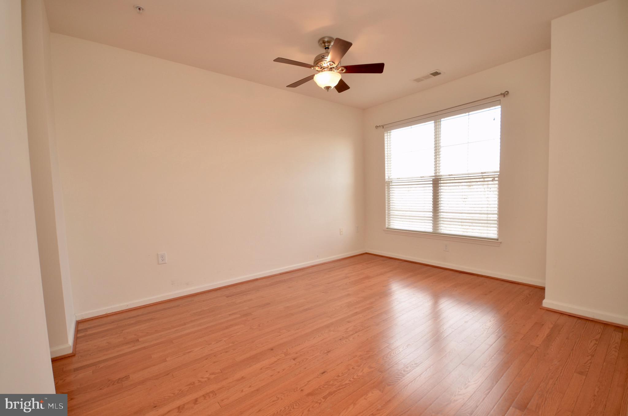 FORTNIGHTLY SQUARE - Residential Lease