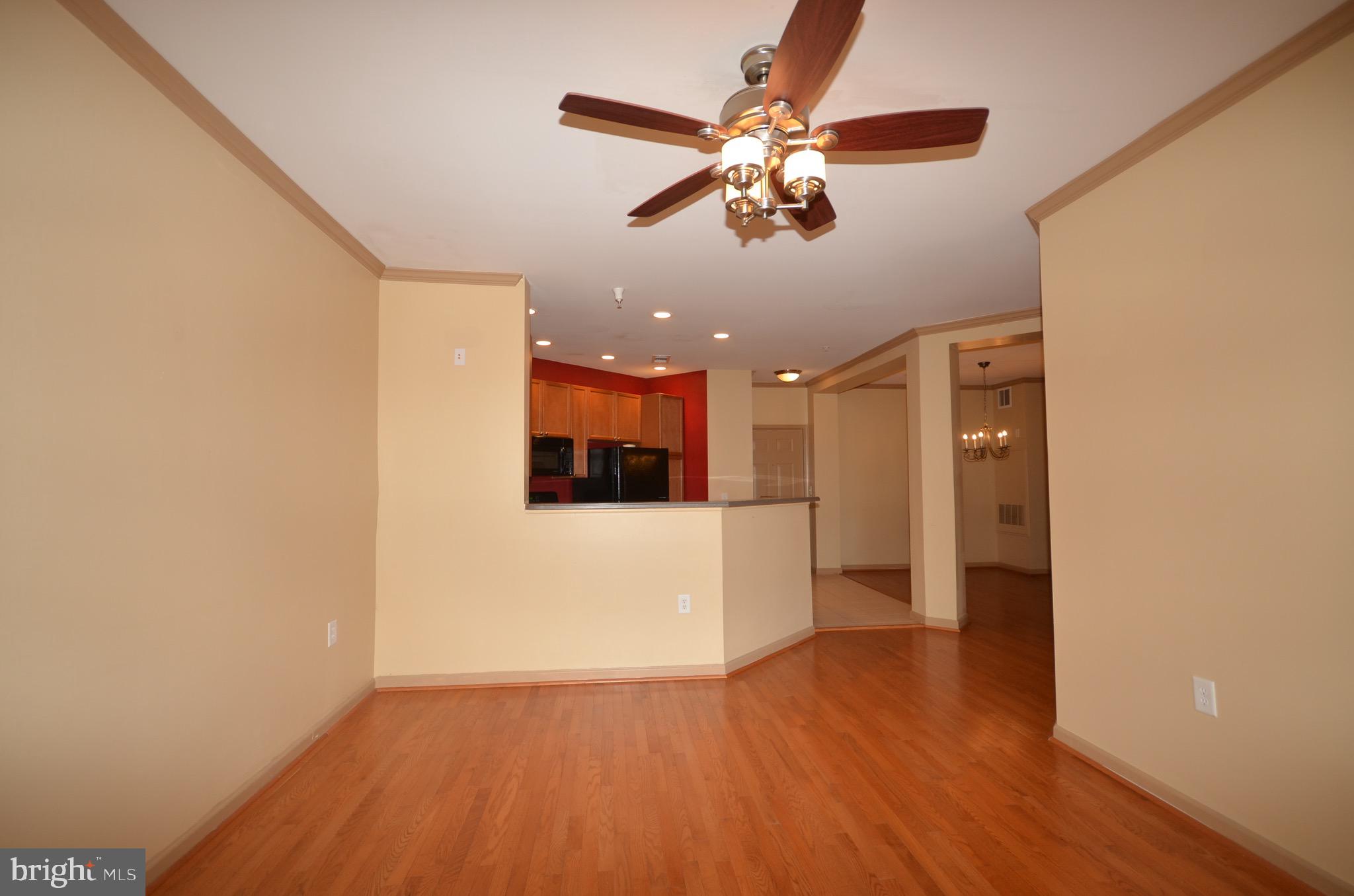 FORTNIGHTLY SQUARE - Residential Lease