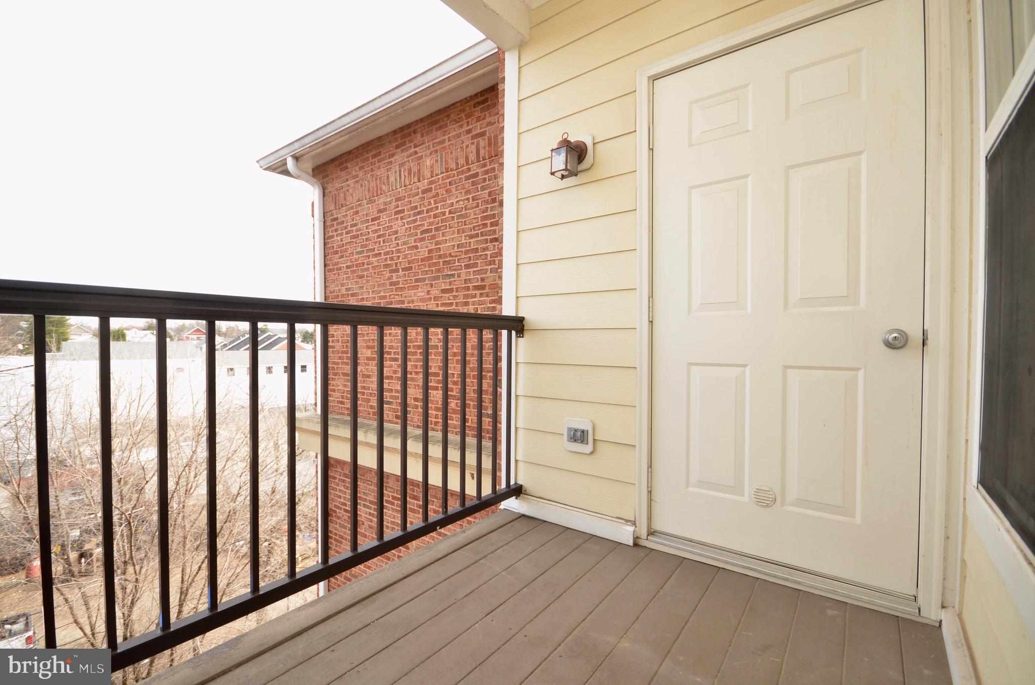 FORTNIGHTLY SQUARE - Residential Lease