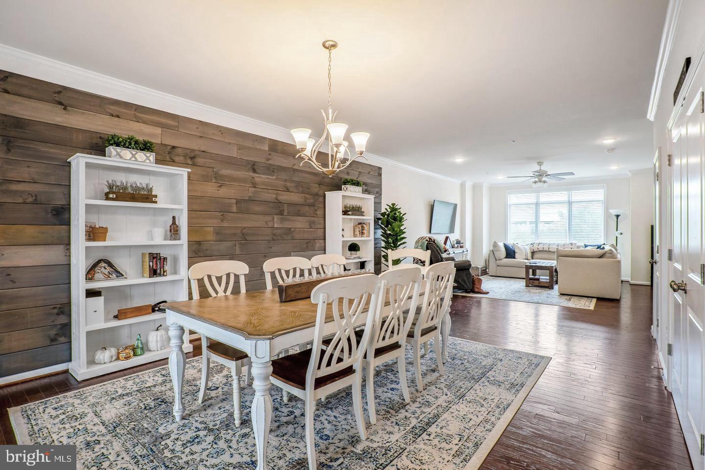 1018 RIBBON LIMESTONE TERRACE SE