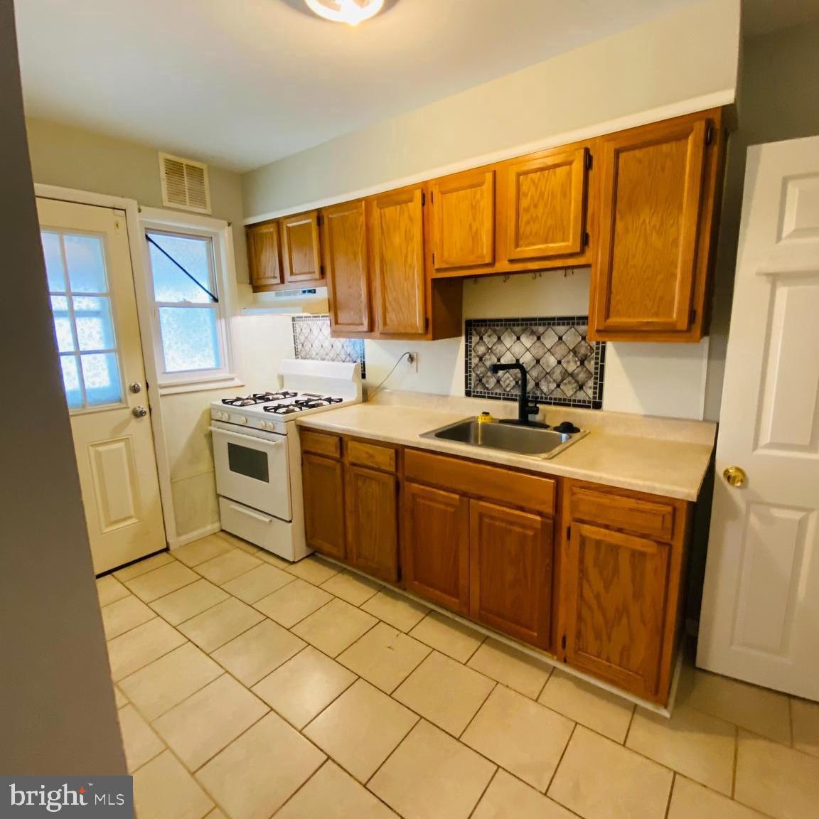 2073 JASMINE ROAD