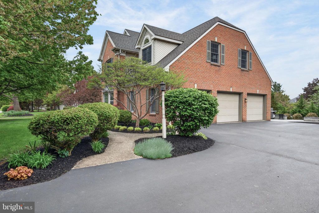 Photo of 209 Heatherstone Way, LANCASTER, PA 17601 (MLS # PALA2086838)