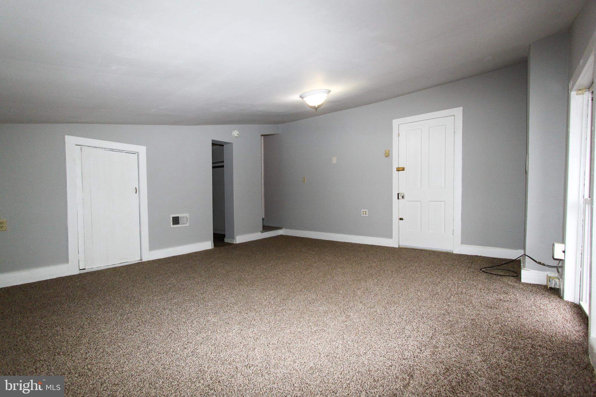 CHARLES TOWN - Residential Lease