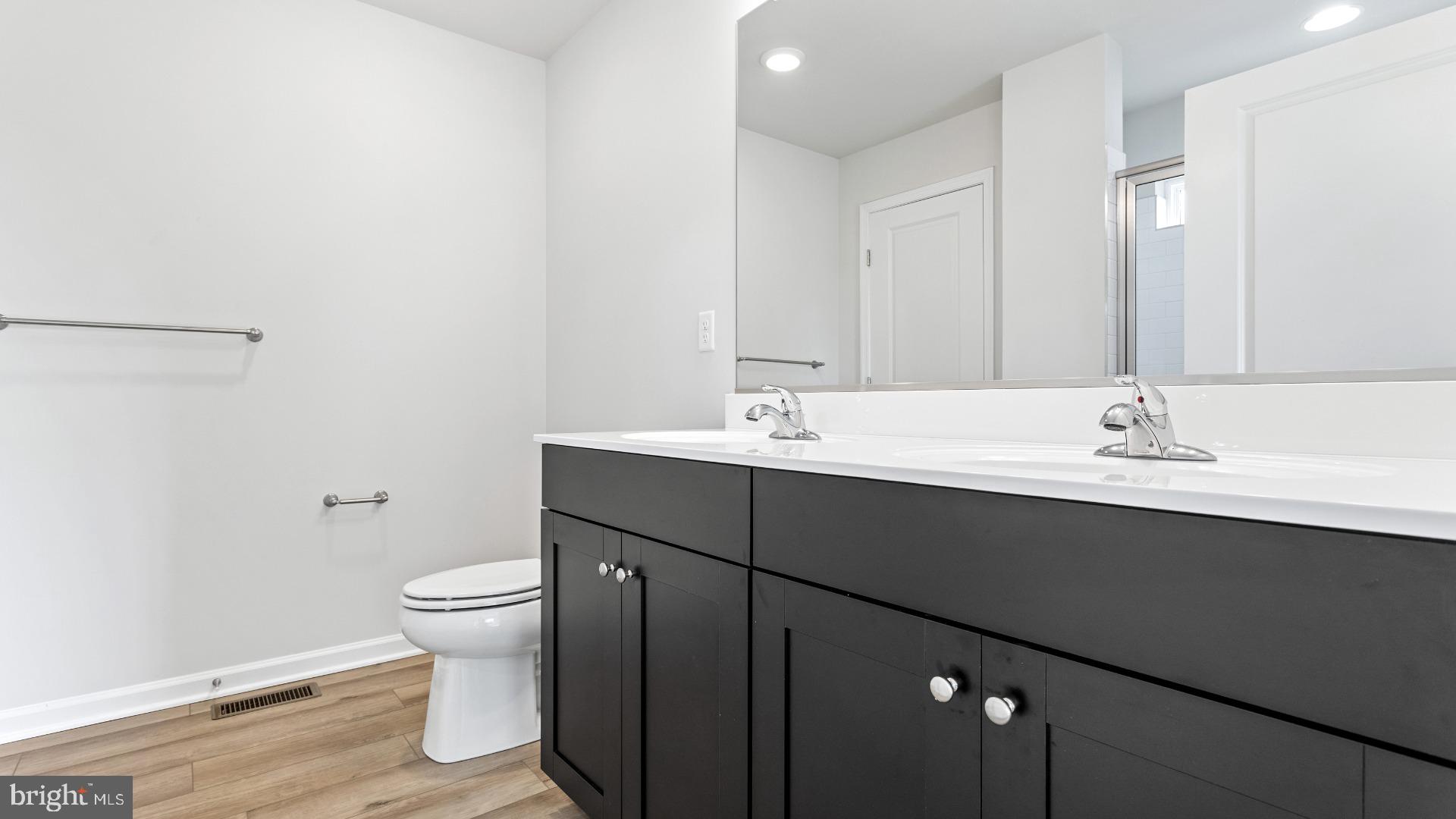 KING'S CROSSING - Residential