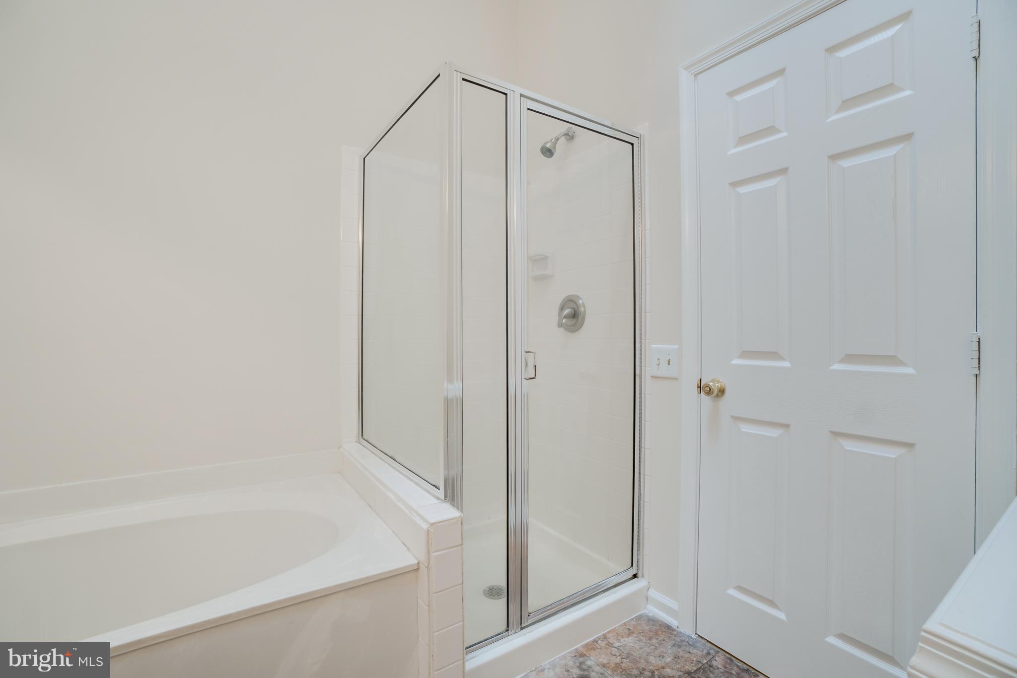 SPRING KNOLL - Residential