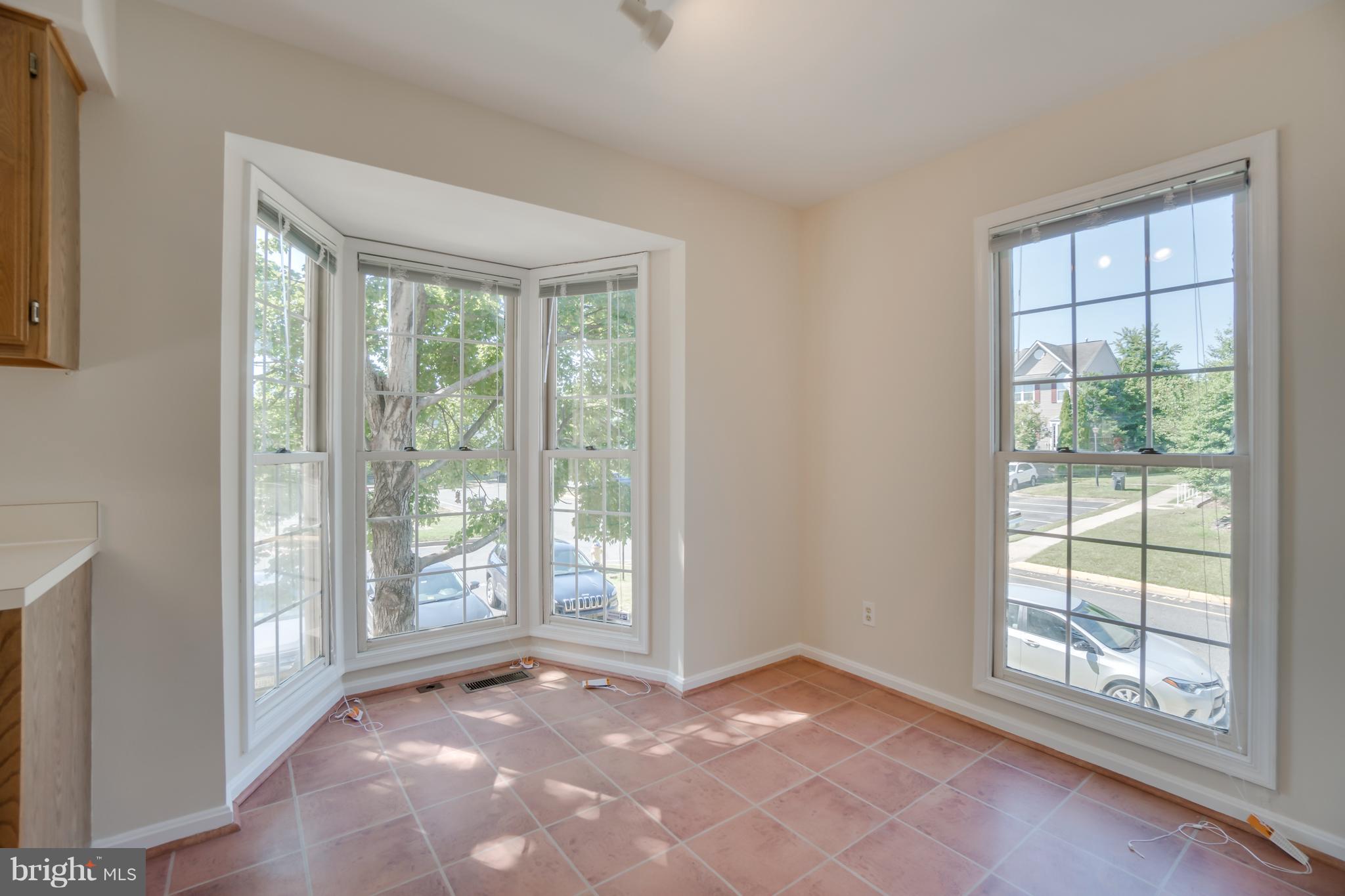 SPRING KNOLL - Residential