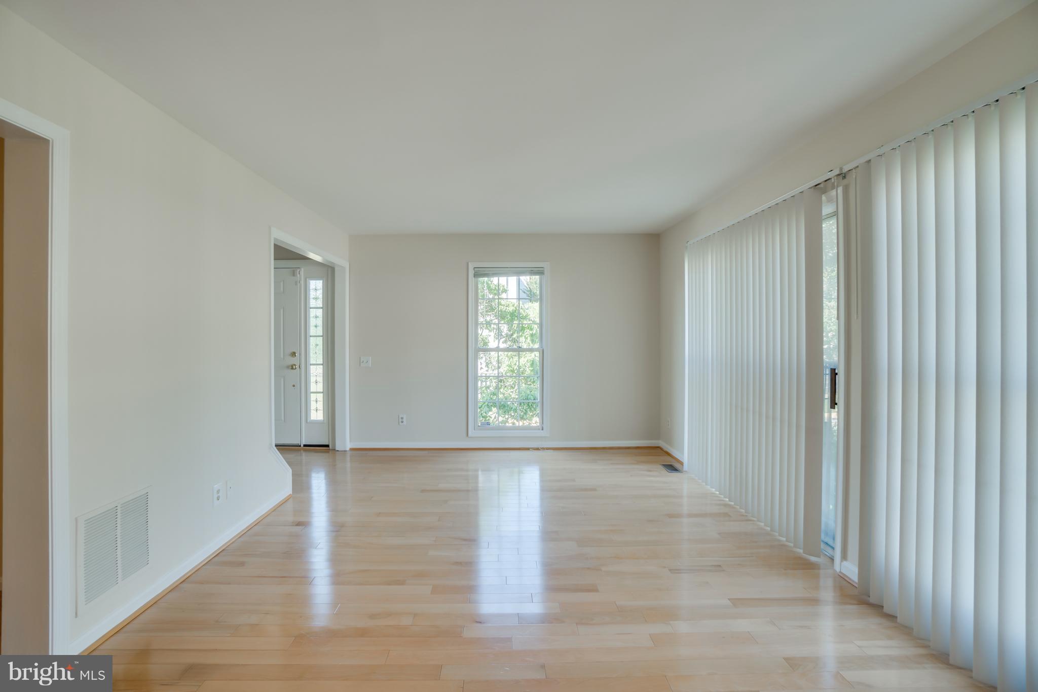 SPRING KNOLL - Residential