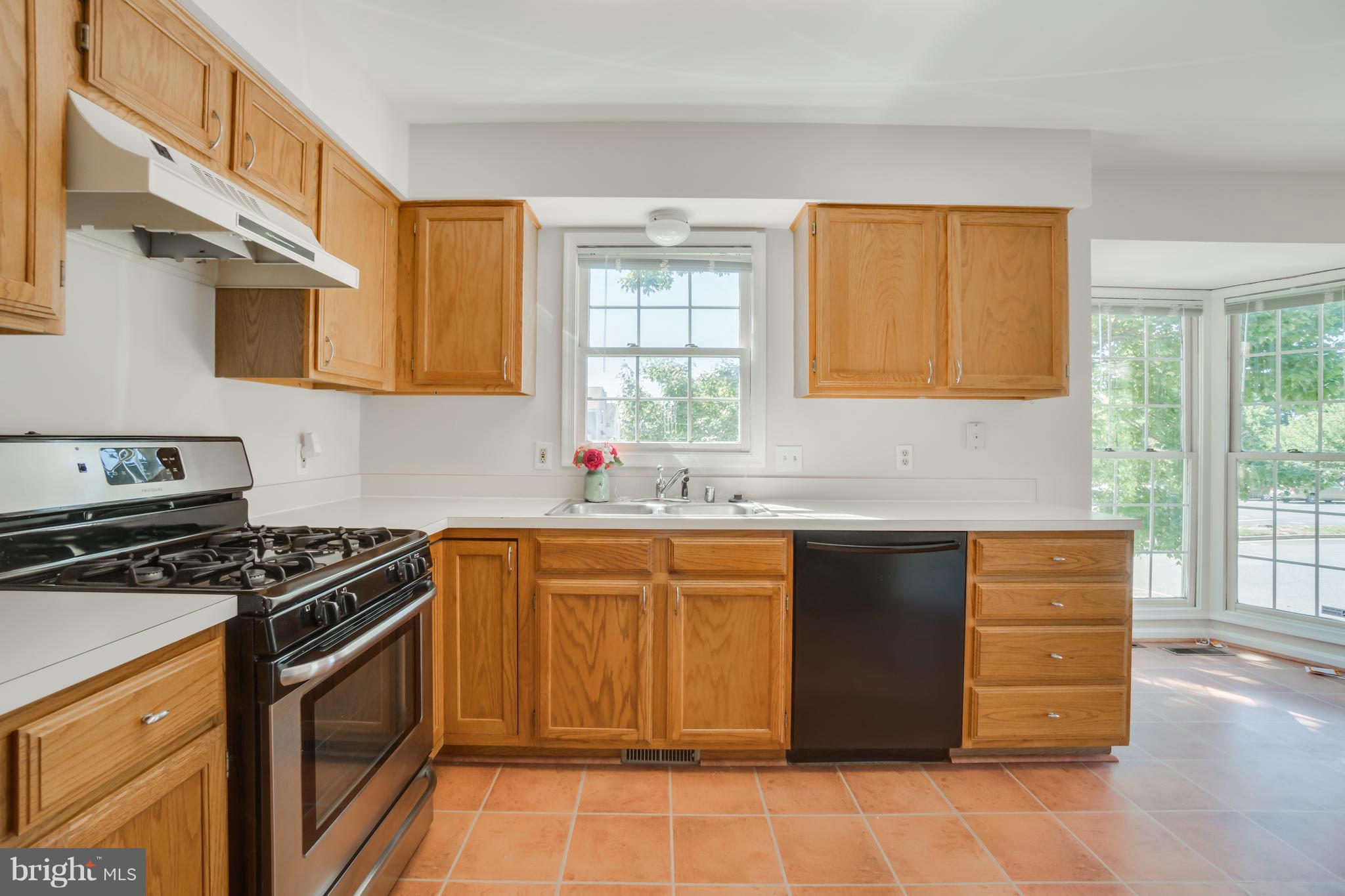 SPRING KNOLL - Residential