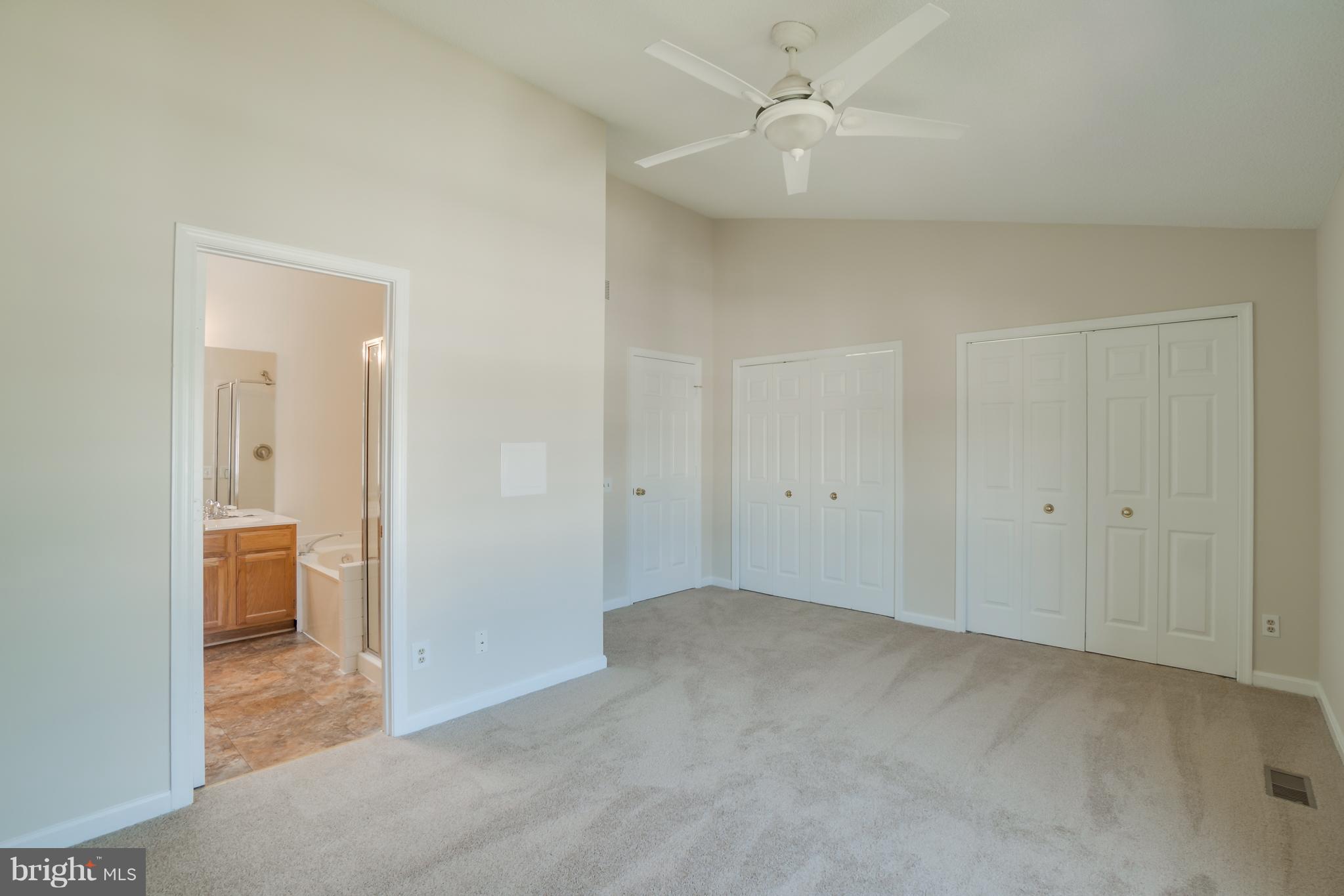 SPRING KNOLL - Residential