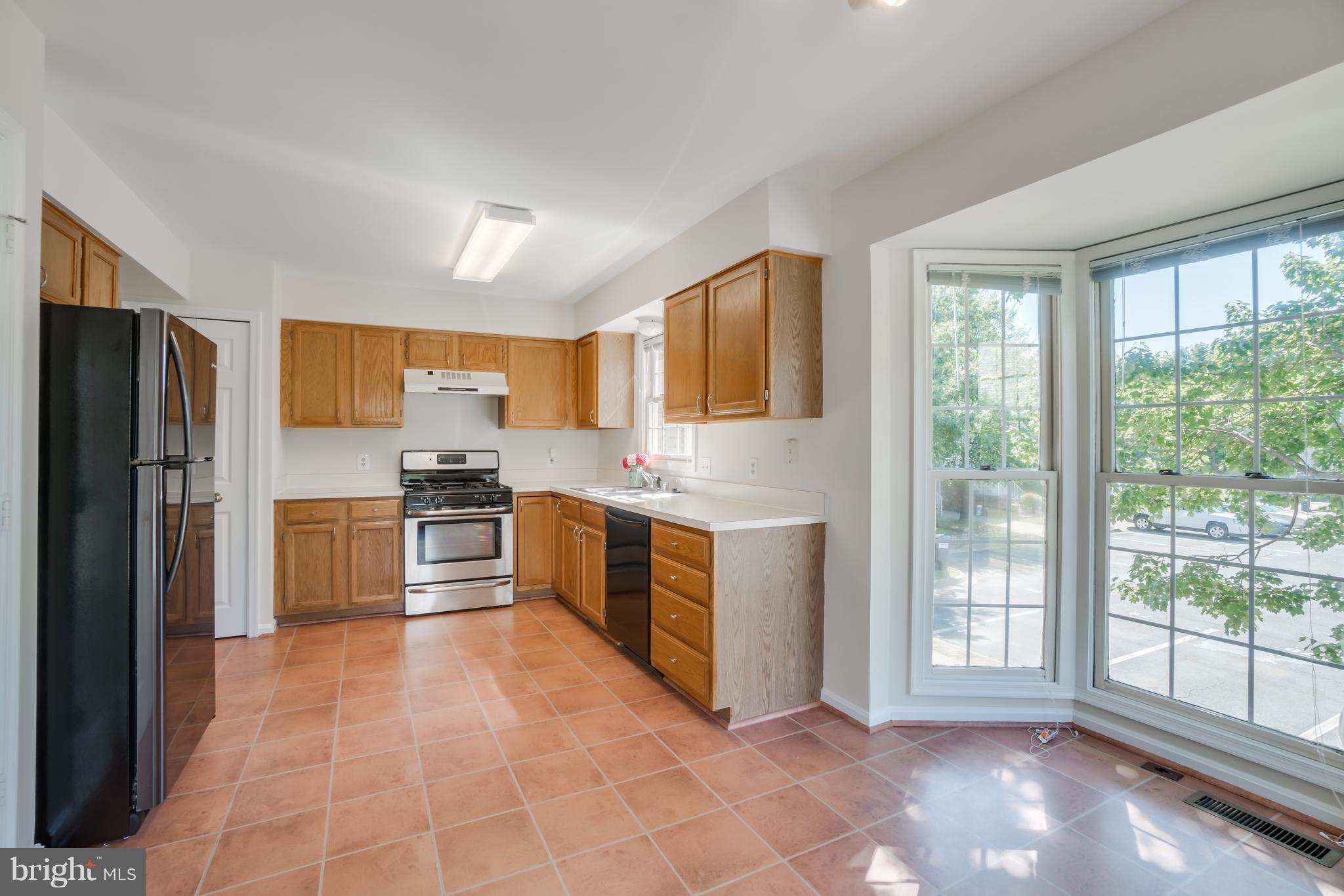 SPRING KNOLL - Residential