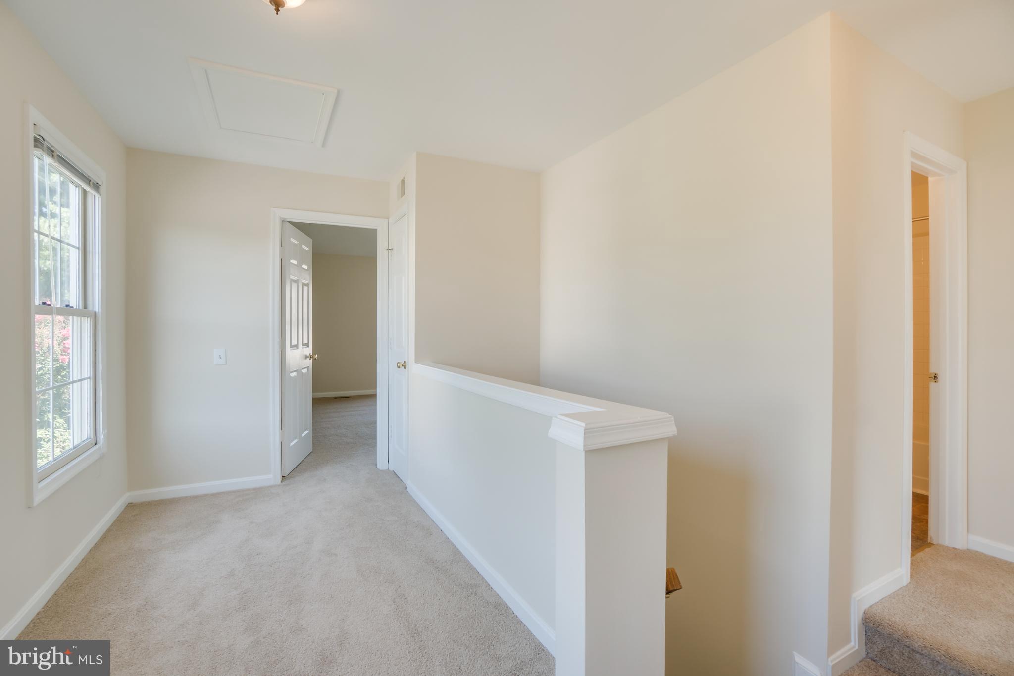 SPRING KNOLL - Residential