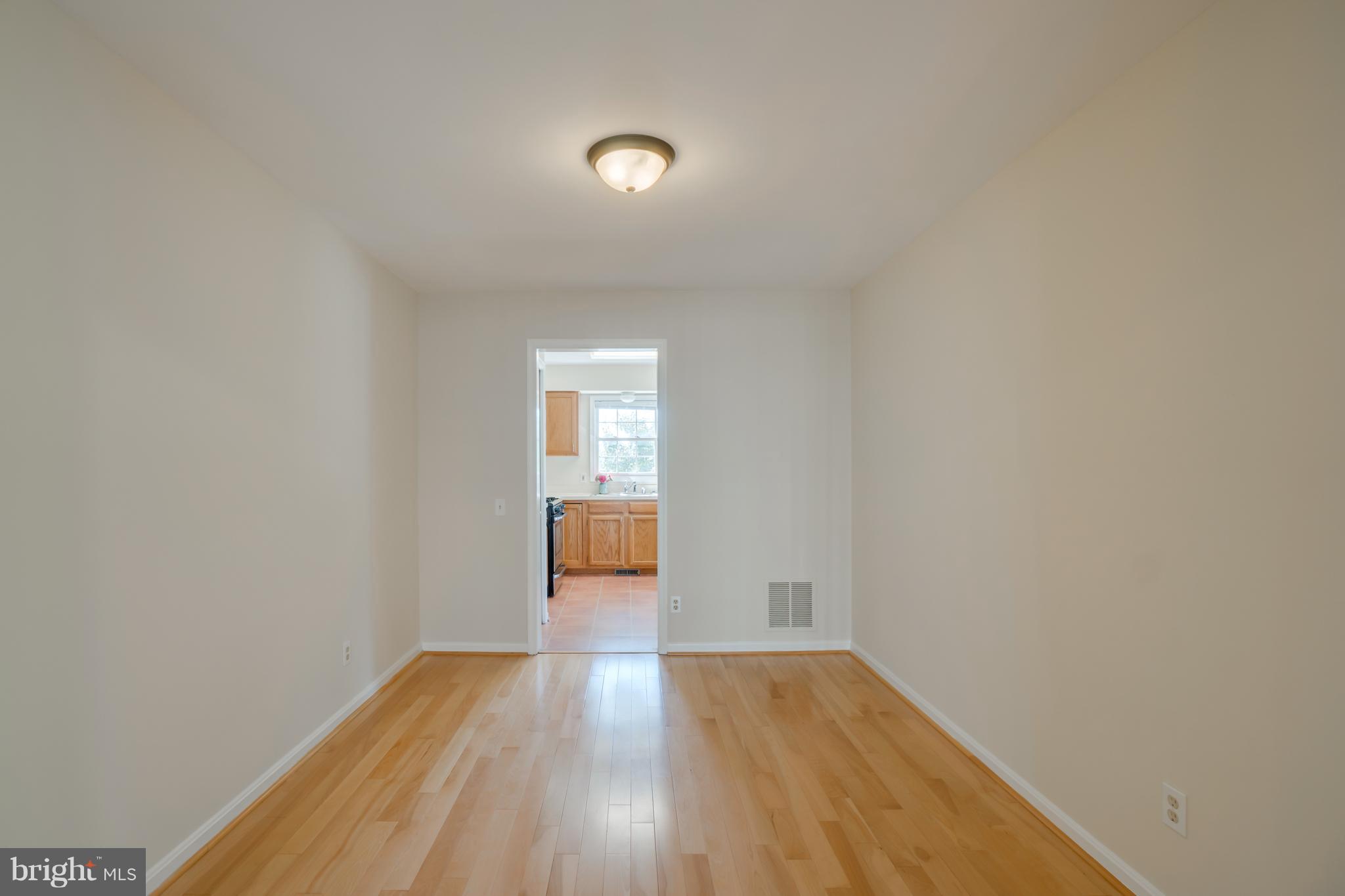 SPRING KNOLL - Residential