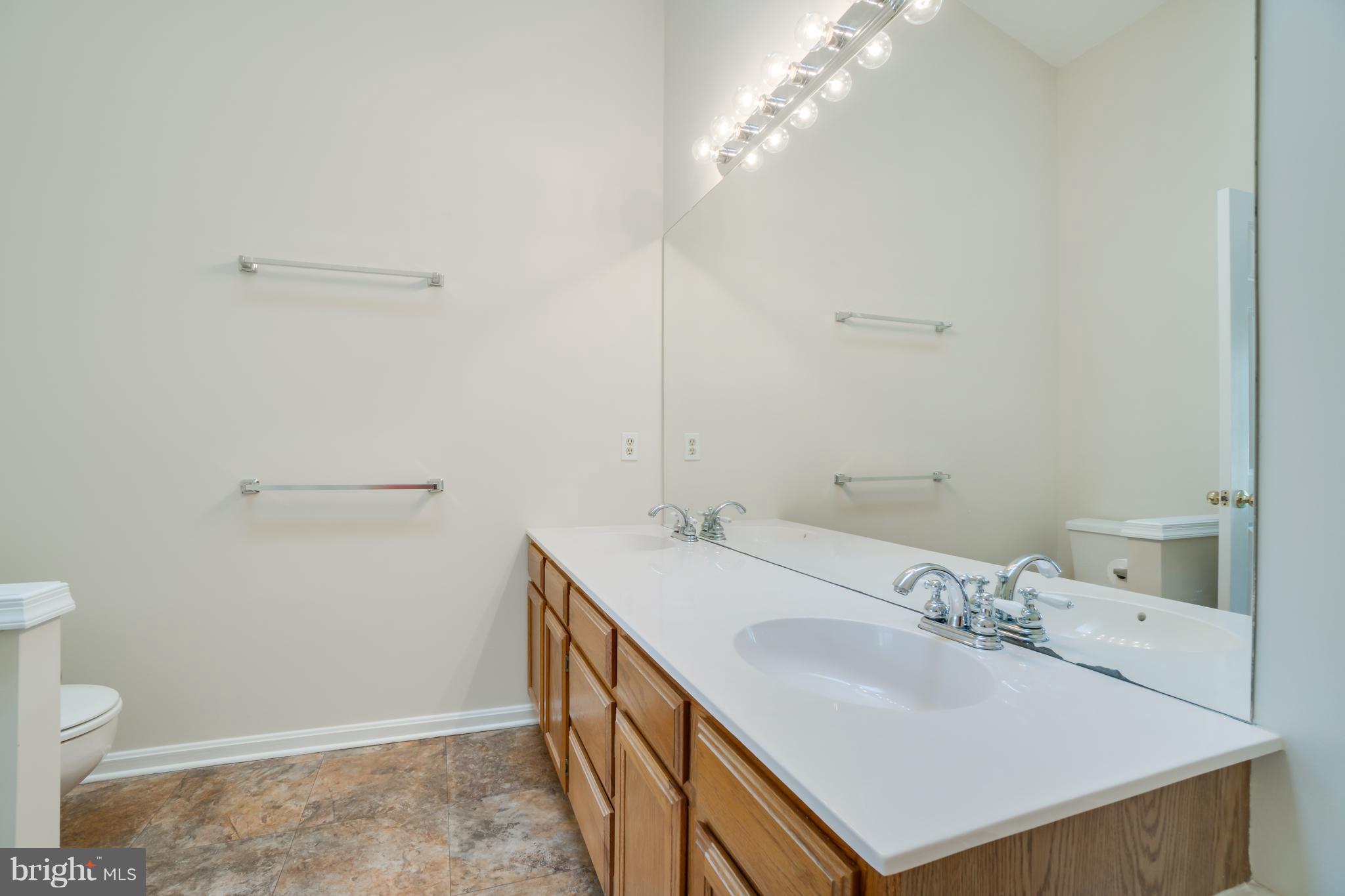 SPRING KNOLL - Residential