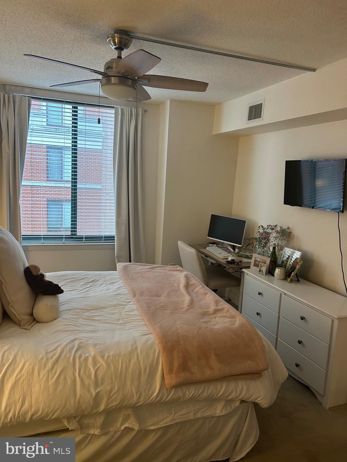 1205 N GARFIELD STREET 806