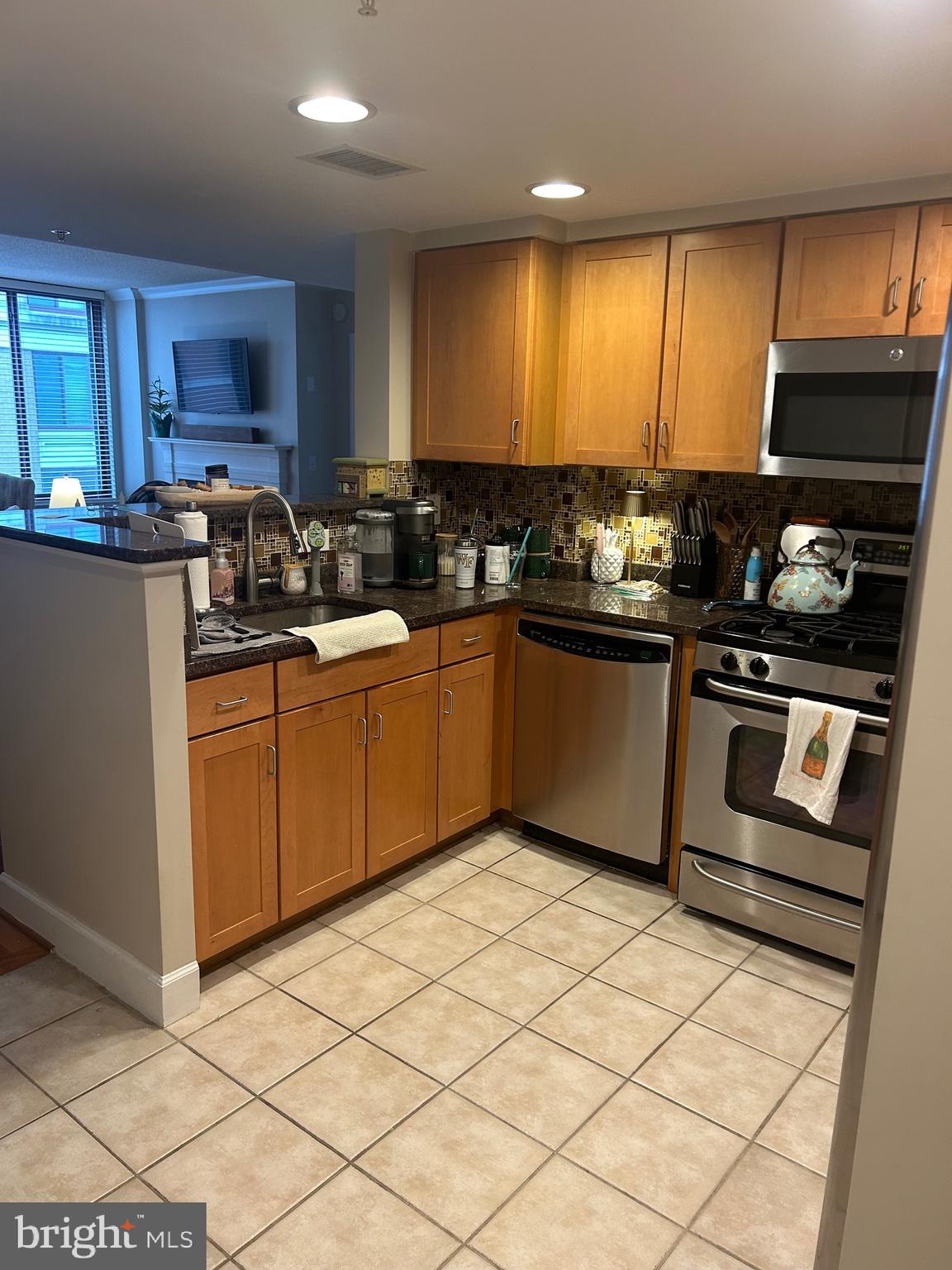 1205 N GARFIELD STREET 806