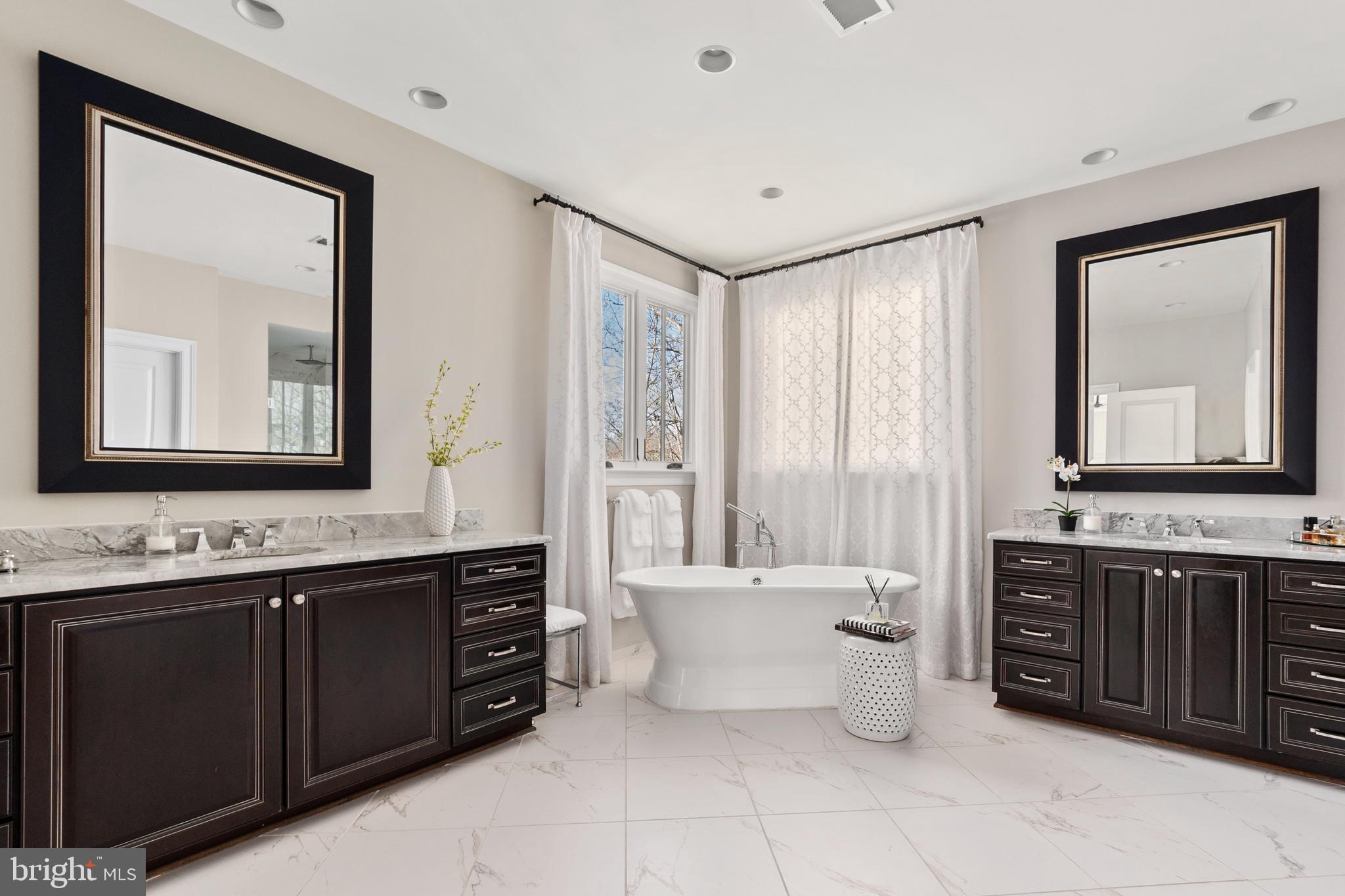 CHESTERBROOK MANOR - Residential