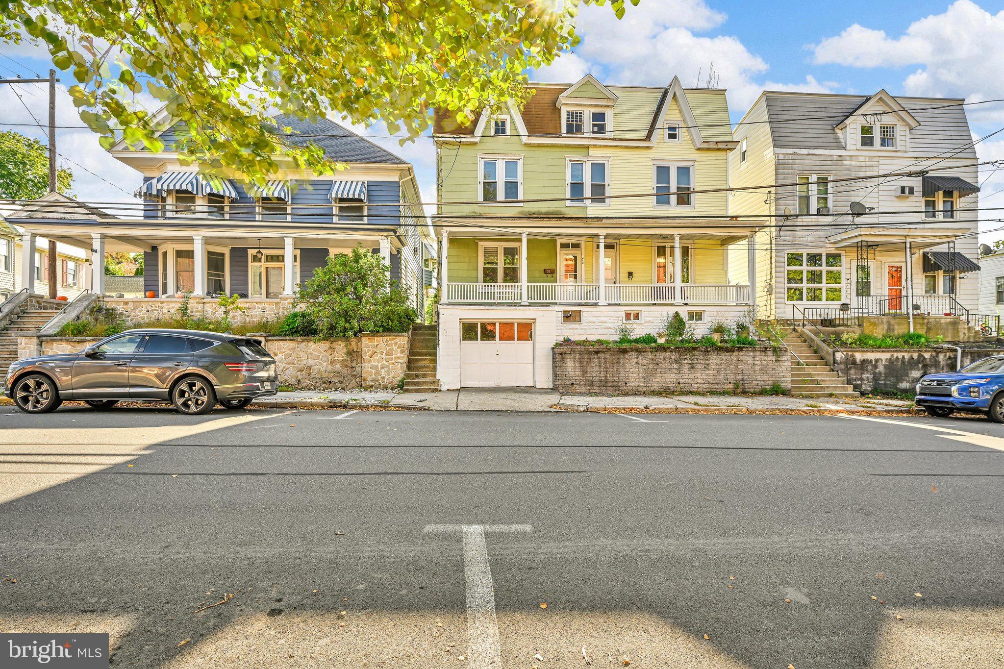 212 N WARREN STREET