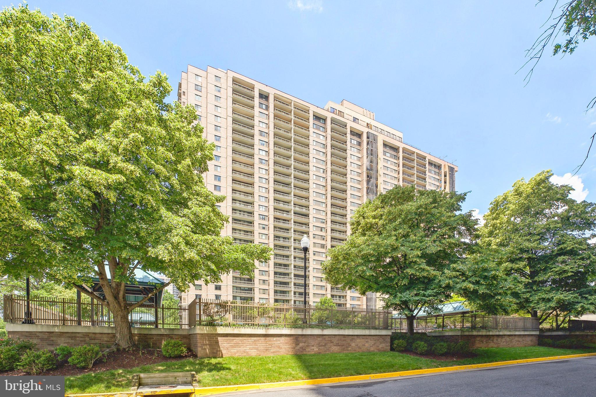 SKYLINE SQUARE CONDO - Residential