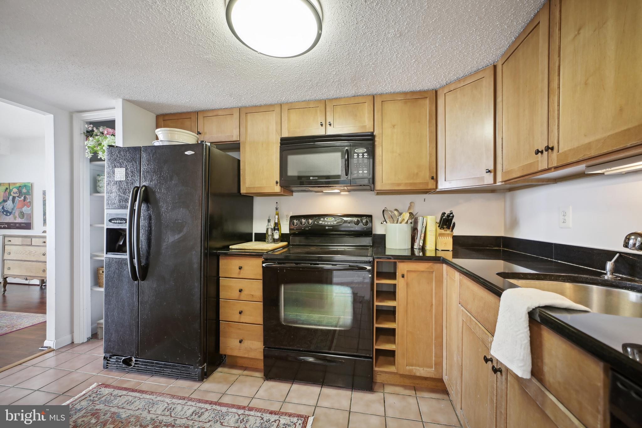 SKYLINE SQUARE CONDO - Residential