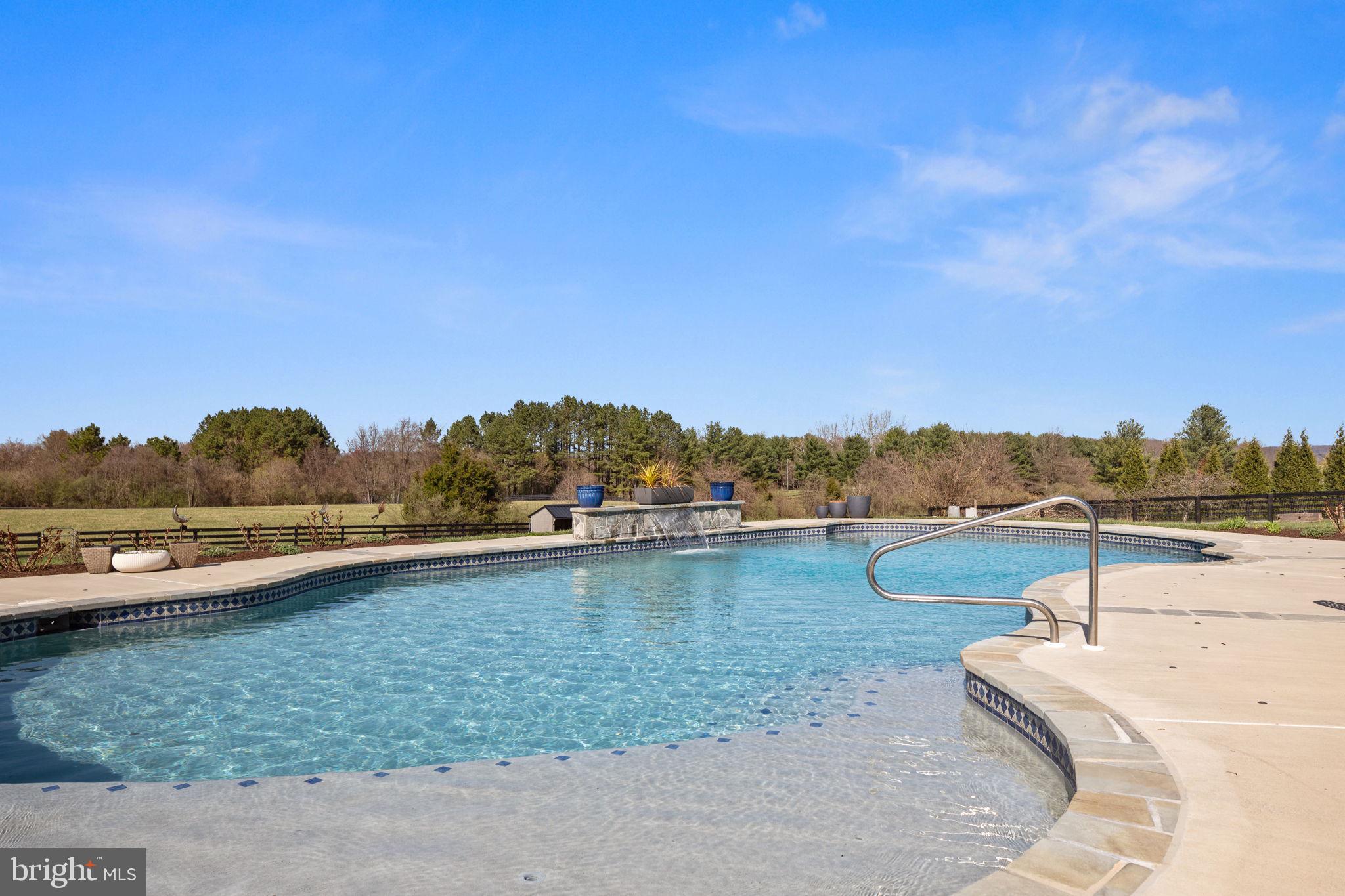 HUNTING HILL FARMS - Residential