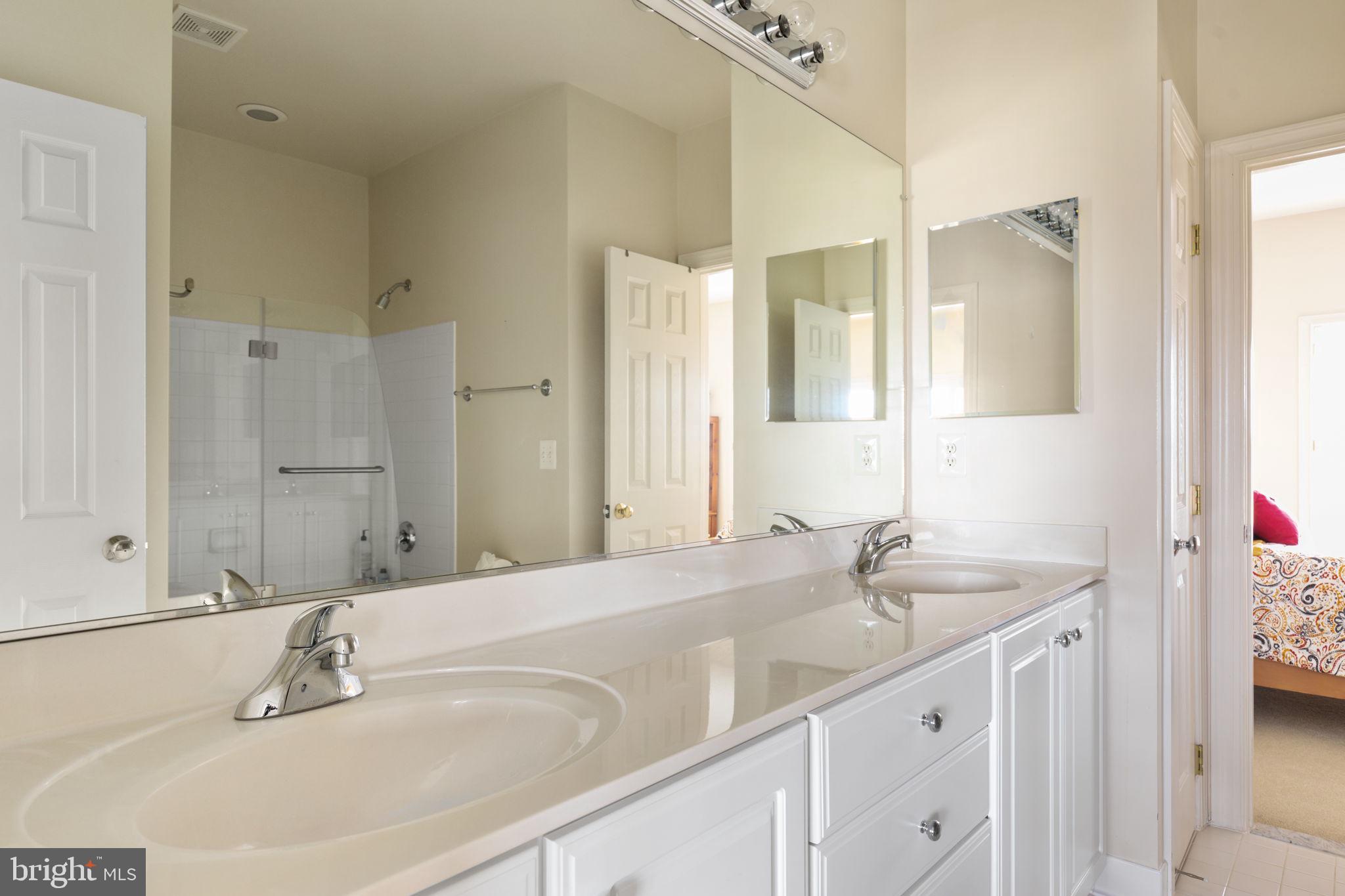 HUNTING HILL FARMS - Residential