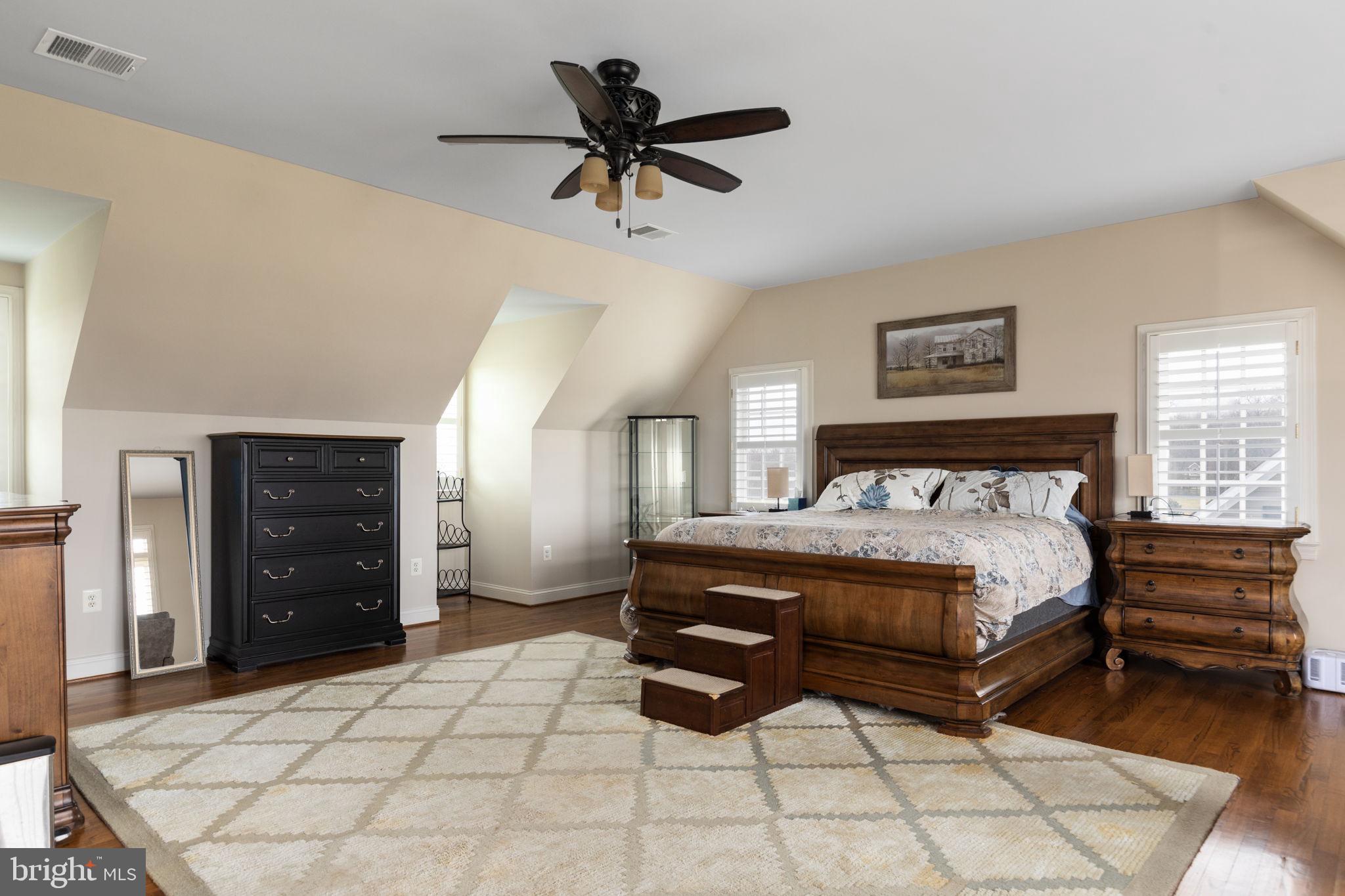 HUNTING HILL FARMS - Residential