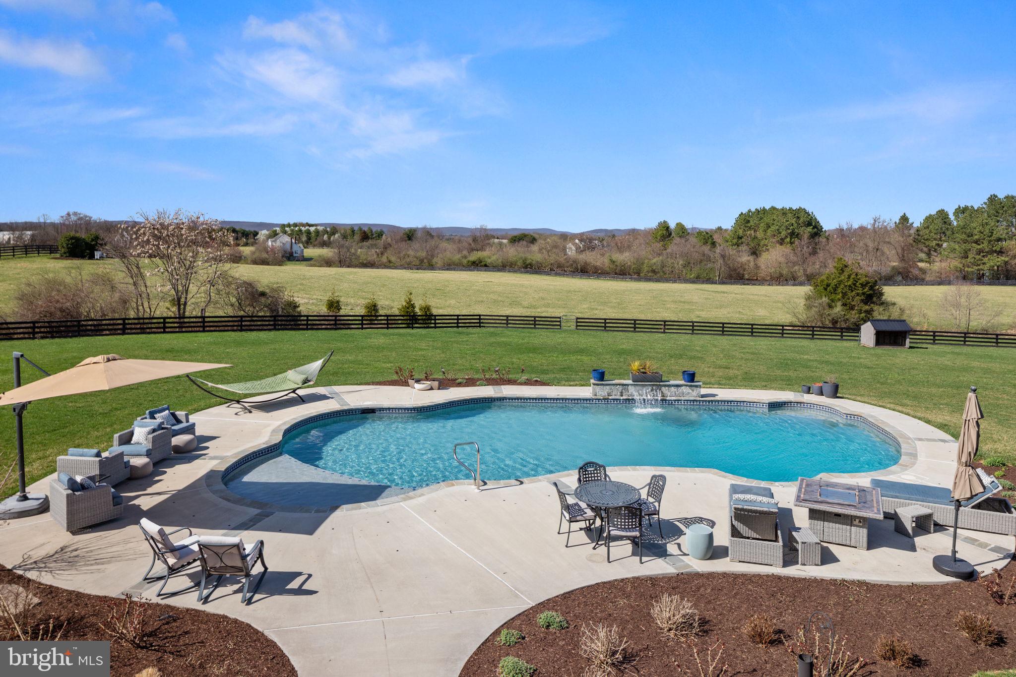 HUNTING HILL FARMS - Residential