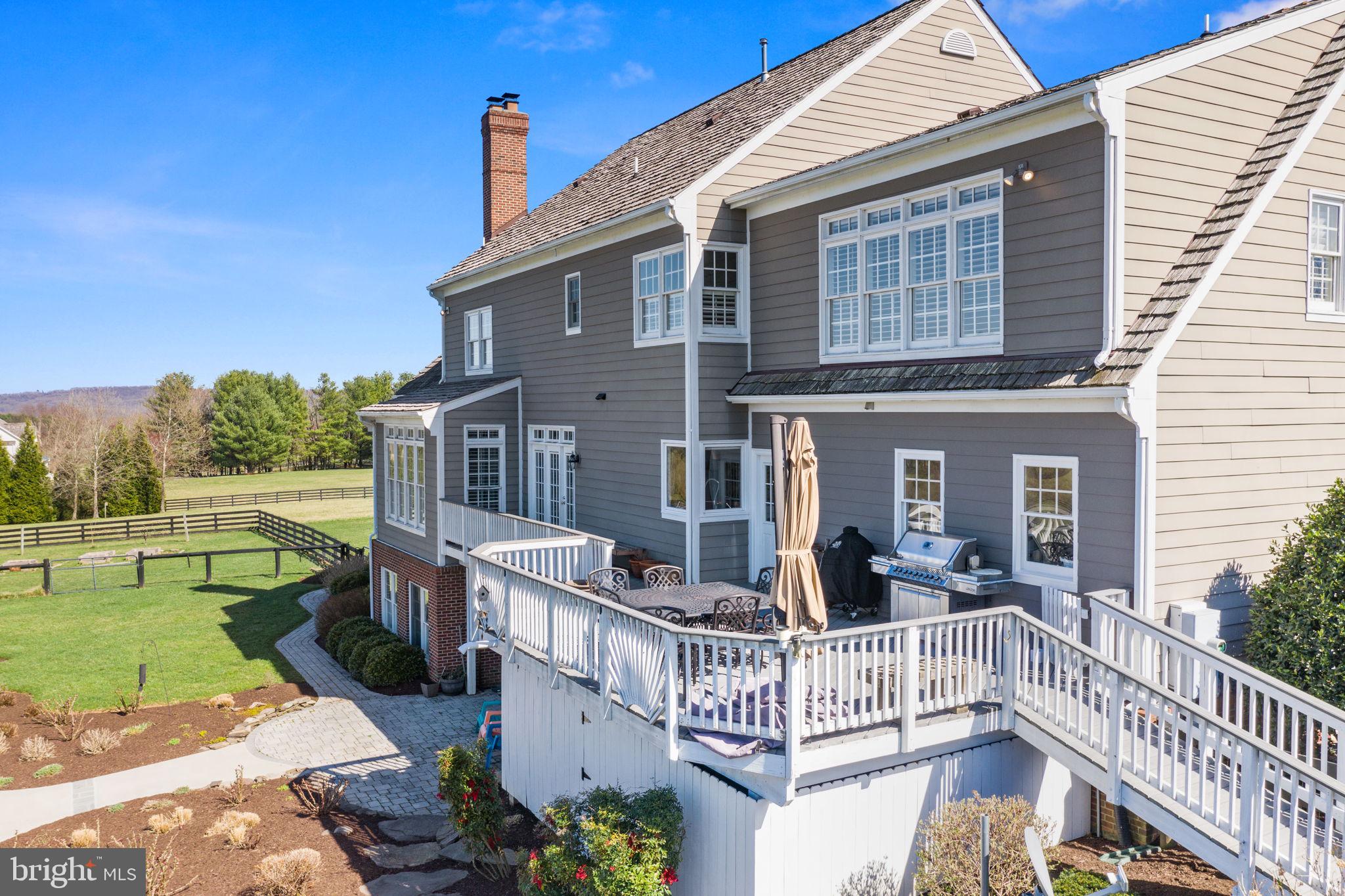 HUNTING HILL FARMS - Residential