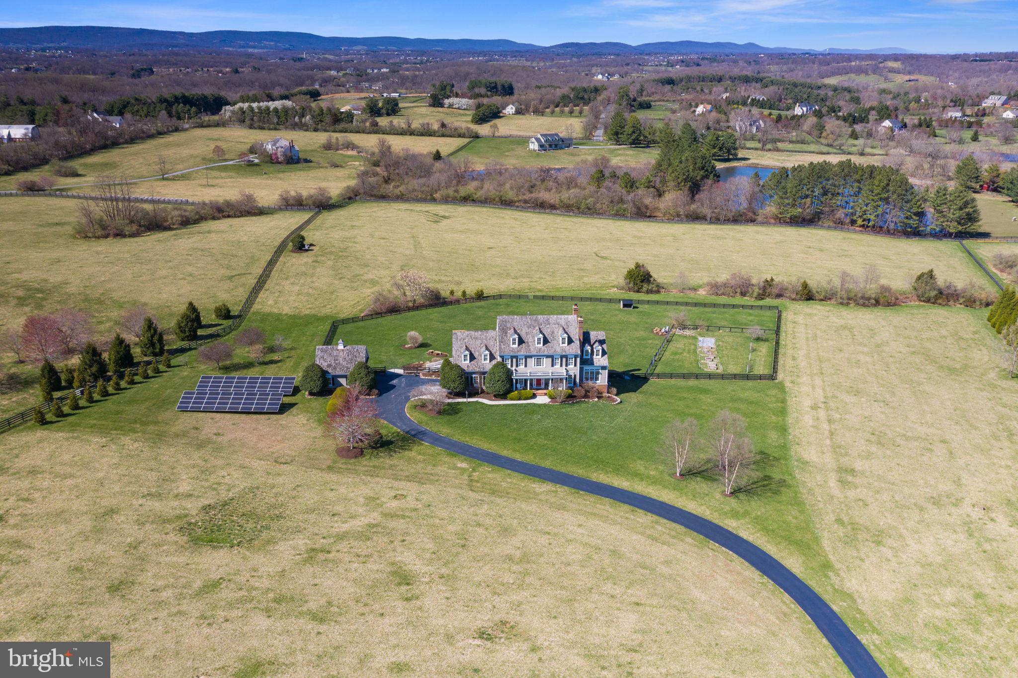 HUNTING HILL FARMS - Residential
