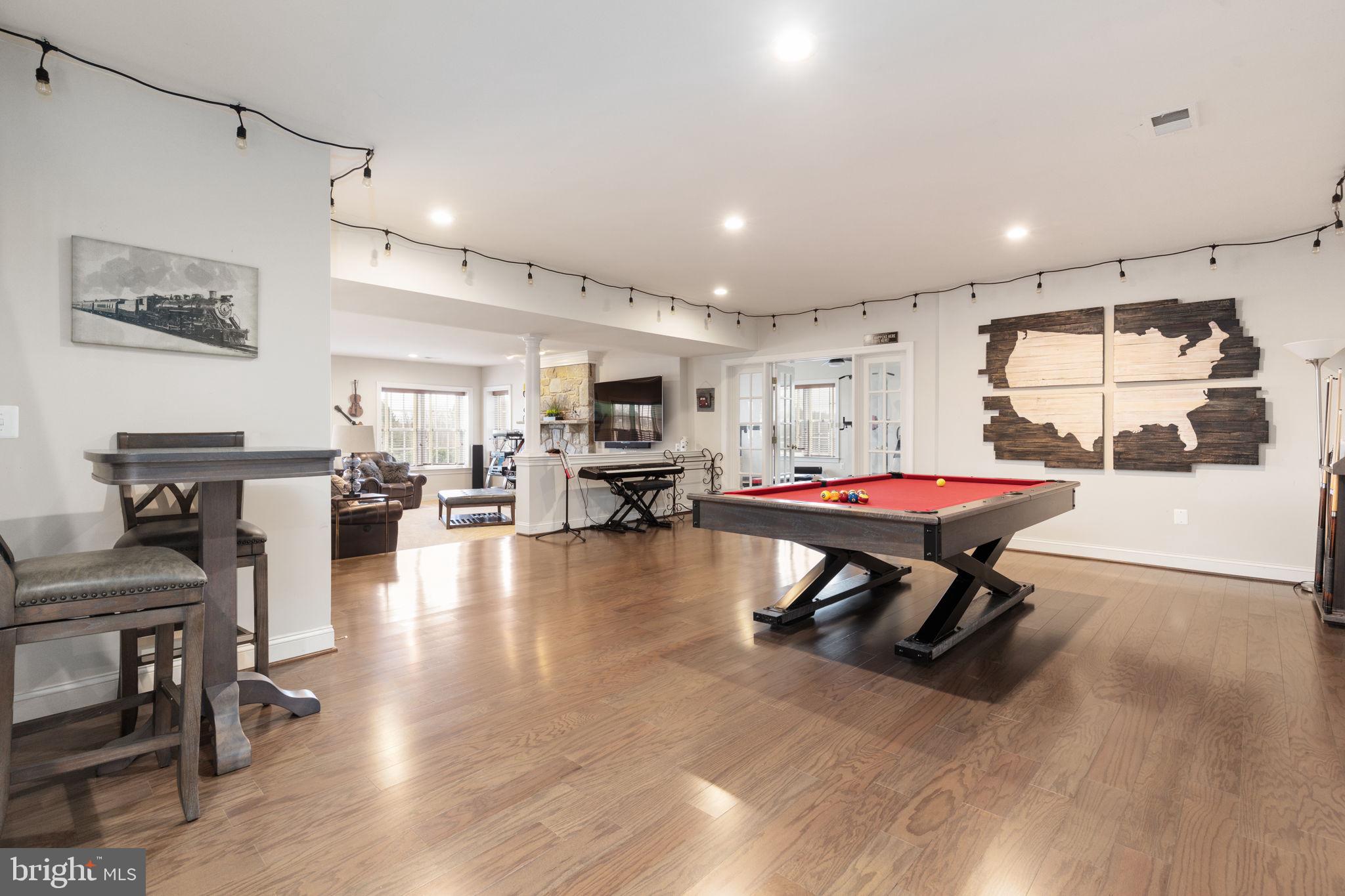 HUNTING HILL FARMS - Residential