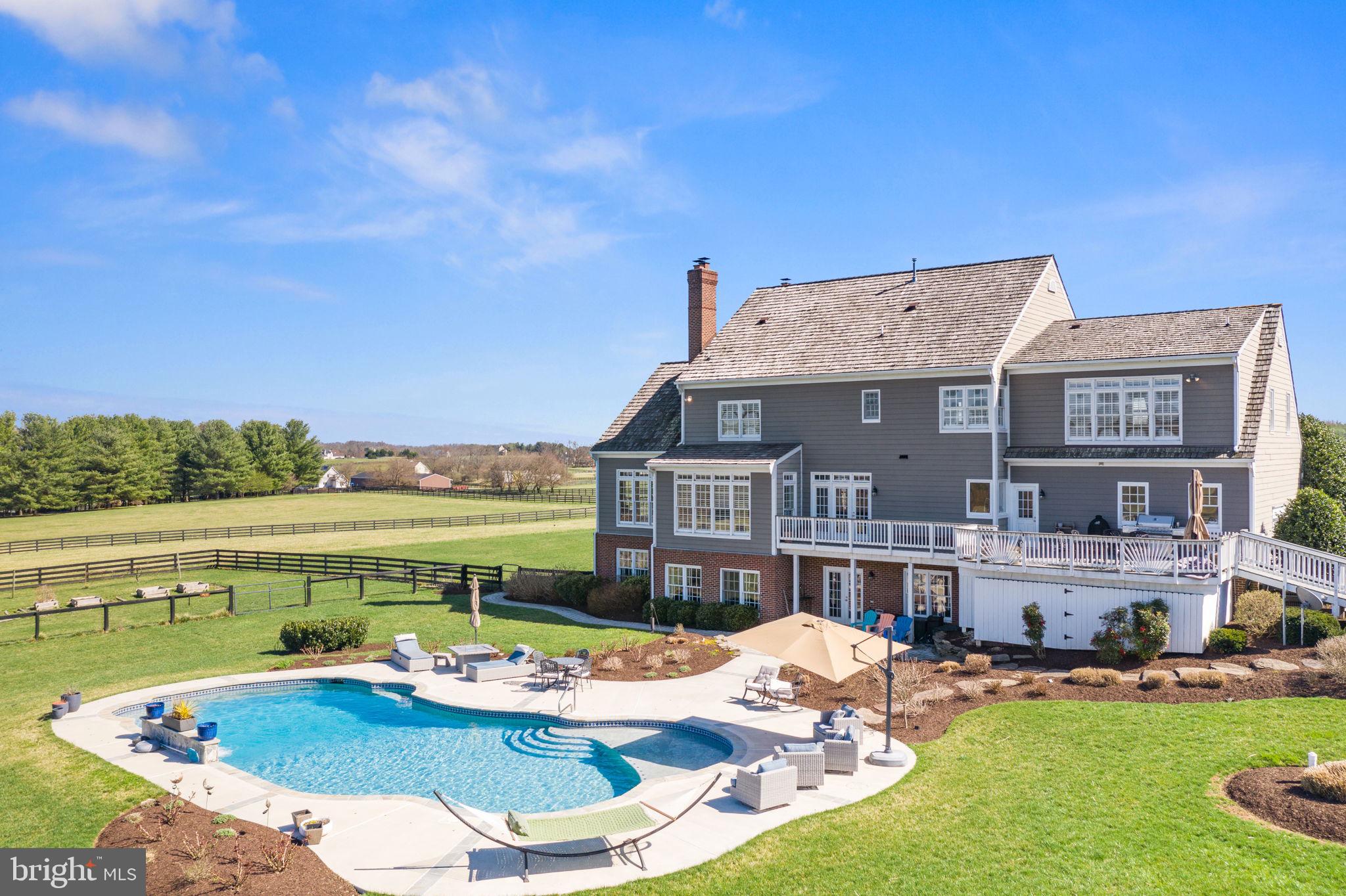 HUNTING HILL FARMS - Residential